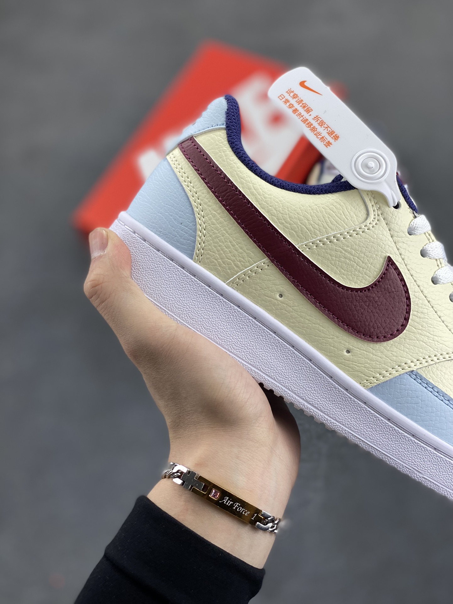 图片[6]-福利特价 Nike Court Borough 低帮百搭透气休闲运动板鞋男女鞋 经典耐用的设计，兼顾舒适脚感和出众风范，演绎匠心之作。结构性的支撑贴合感结合复古篮球设计，塑就场外全明星风范。 货号：FV8114-161 尺码：36 36.5 37.5 38 38.5 39 40 40.5 4142 42.5 43 44 44.5 45-选品中心