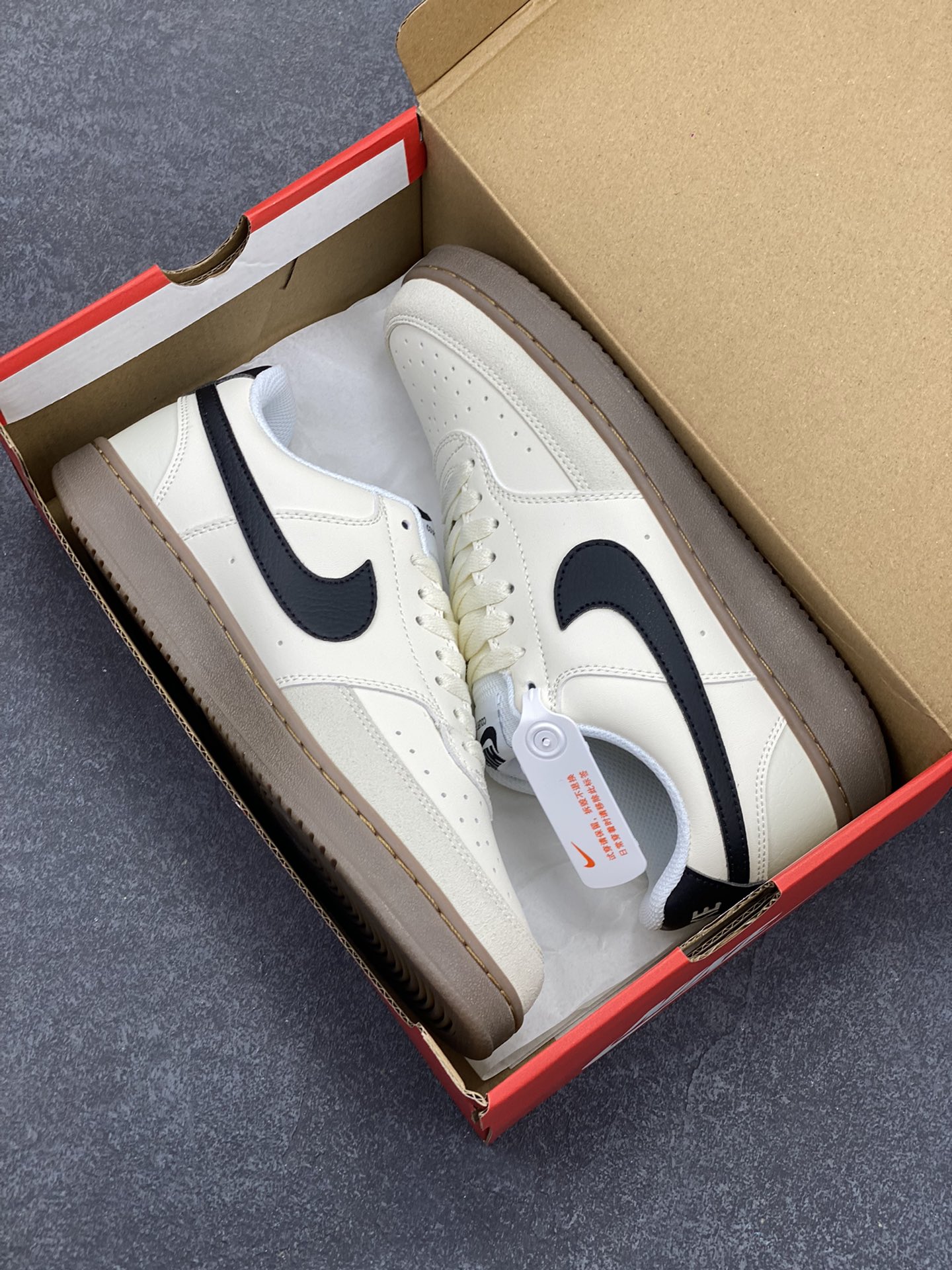 图片[9]-福利特价 Nike Court Borough 低帮百搭透气休闲运动板鞋男女鞋 经典耐用的设计，兼顾舒适脚感和出众风范，演绎匠心之作。结构性的支撑贴合感结合复古篮球设计，塑就场外全明星风范。 货号：FQ8075-133 尺码：36 36.5 37.5 38 38.5 39 40 40.5 4142 42.5 43 44 44.5 45-选品中心