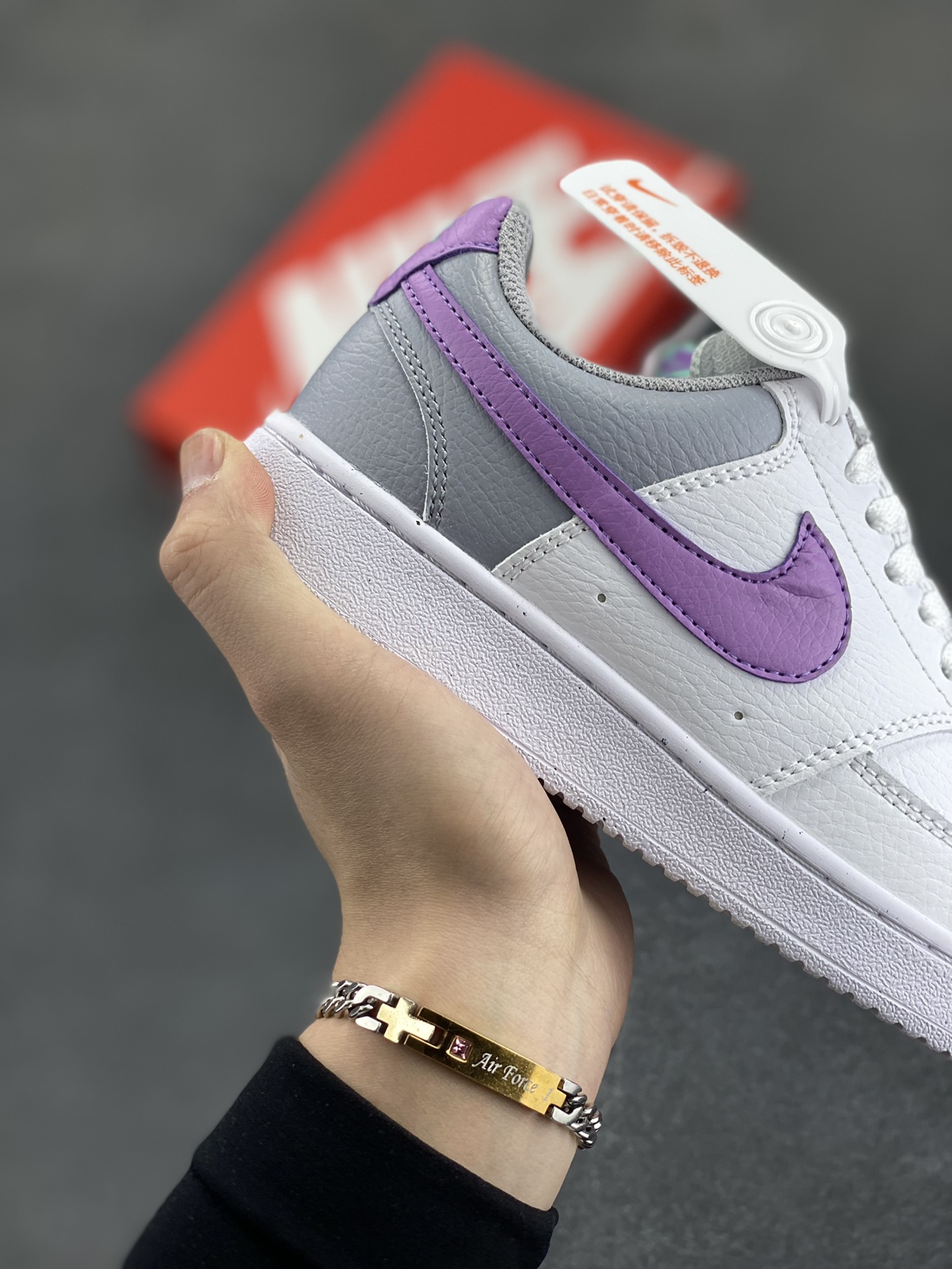 图片[6]-福利特价 Nike Court Borough 低帮百搭透气休闲运动板鞋男女鞋 经典耐用的设计，兼顾舒适脚感和出众风范，演绎匠心之作。结构性的支撑贴合感结合复古篮球设计，塑就场外全明星风范。 货号：FN7141-100 尺码：36 36.5 37.5 38 38.5 39 40 40.5 4142 42.5 43 44 44.5 45-选品中心