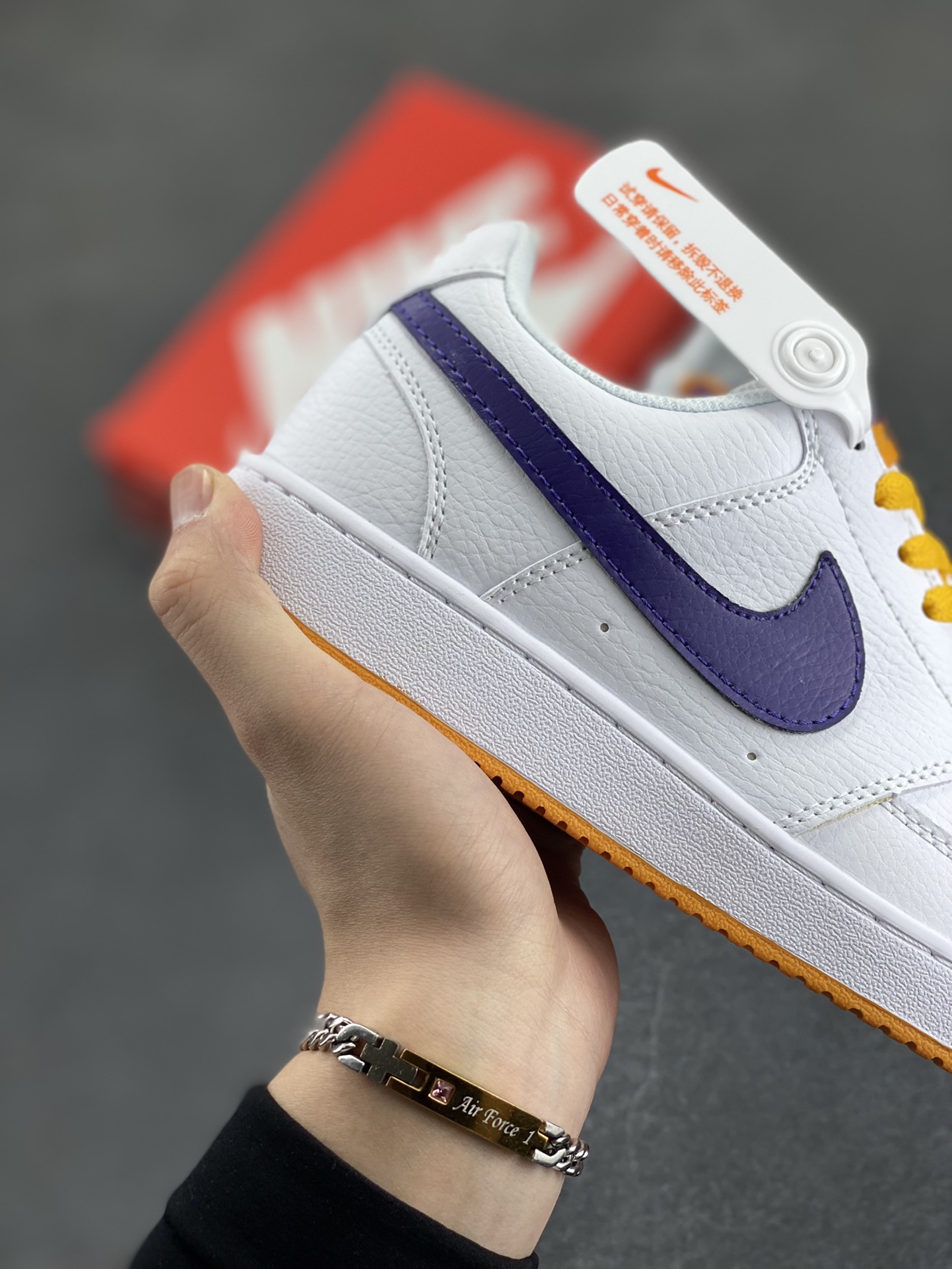 图片[6]-福利特价 Nike Court Borough 低帮百搭透气休闲运动板鞋男女鞋 经典耐用的设计，兼顾舒适脚感和出众风范，演绎匠心之作。结构性的支撑贴合感结合复古篮球设计，塑就场外全明星风范。 货号：DM1187-103 尺码：36 36.5 37.5 38 38.5 39 40 40.5 4142 42.5 43 44 44.5 45-选品中心