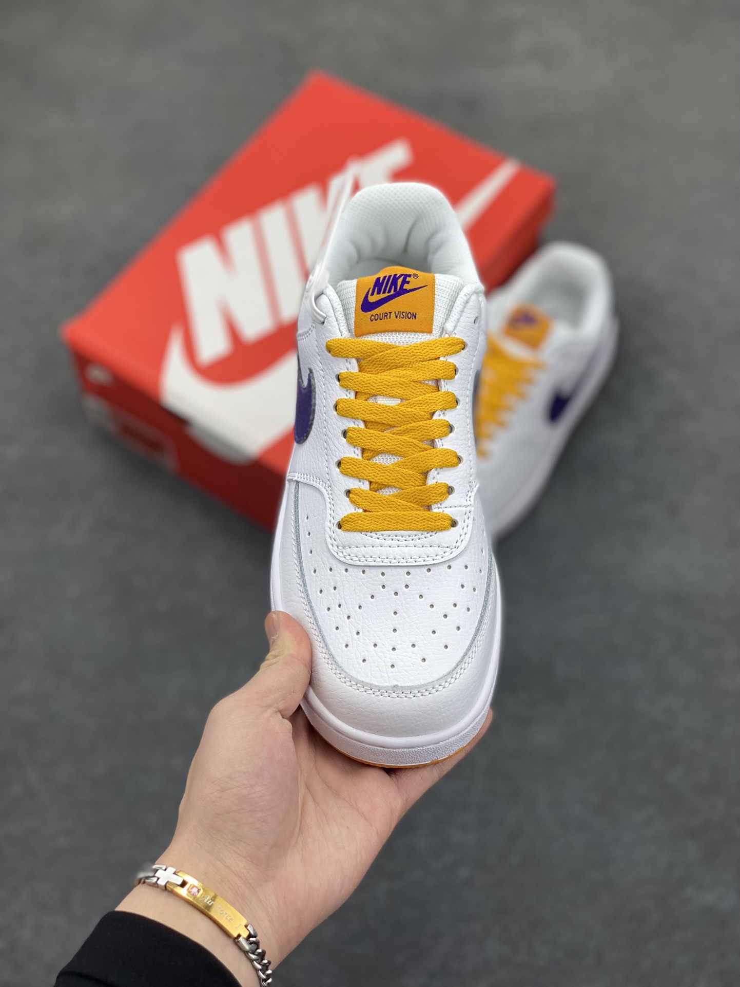 图片[2]-福利特价 Nike Court Borough 低帮百搭透气休闲运动板鞋男女鞋 经典耐用的设计，兼顾舒适脚感和出众风范，演绎匠心之作。结构性的支撑贴合感结合复古篮球设计，塑就场外全明星风范。 货号：DM1187-103 尺码：36 36.5 37.5 38 38.5 39 40 40.5 4142 42.5 43 44 44.5 45-选品中心