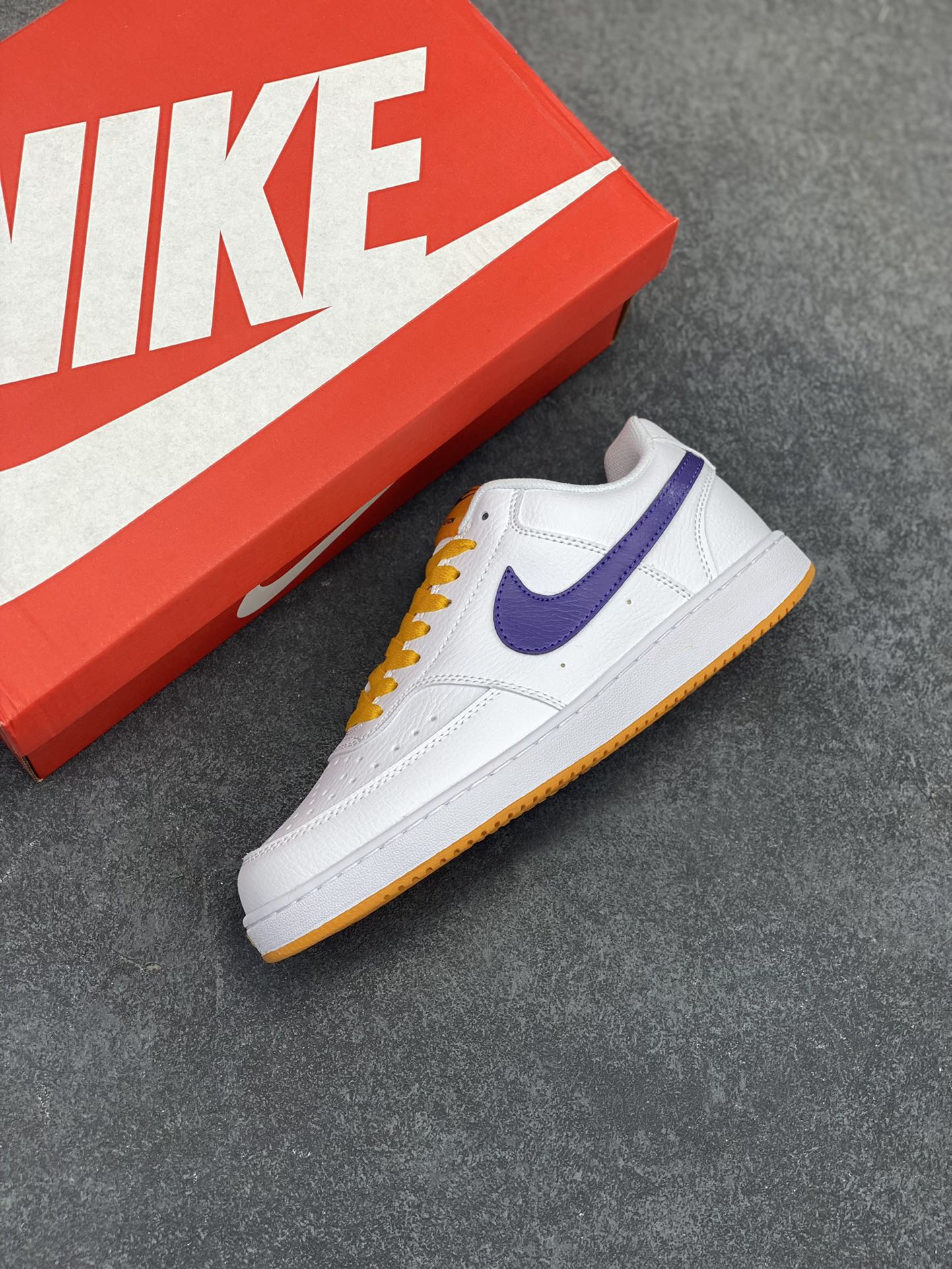 图片[7]-福利特价 Nike Court Borough 低帮百搭透气休闲运动板鞋男女鞋 经典耐用的设计，兼顾舒适脚感和出众风范，演绎匠心之作。结构性的支撑贴合感结合复古篮球设计，塑就场外全明星风范。 货号：DM1187-103 尺码：36 36.5 37.5 38 38.5 39 40 40.5 4142 42.5 43 44 44.5 45-选品中心