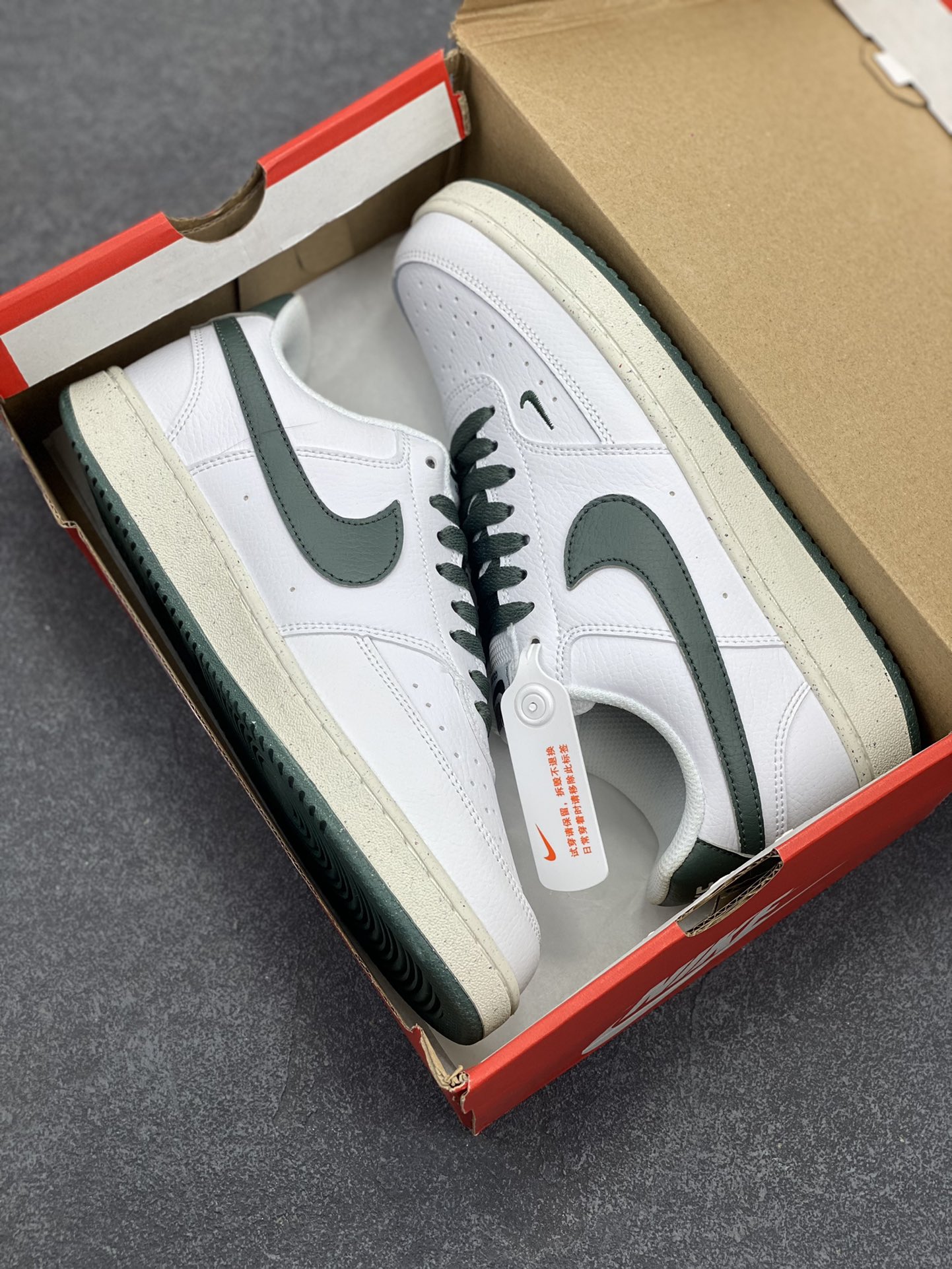 图片[9]-福利特价 Nike Court Borough 低帮百搭透气休闲运动板鞋男女鞋 经典耐用的设计，兼顾舒适脚感和出众风范，演绎匠心之作。结构性的支撑贴合感结合复古篮球设计，塑就场外全明星风范。 货号：FV9952-101 尺码：36 36.5 37.5 38 38.5 39 40 40.5 4142 42.5 43 44 44.5 45-选品中心