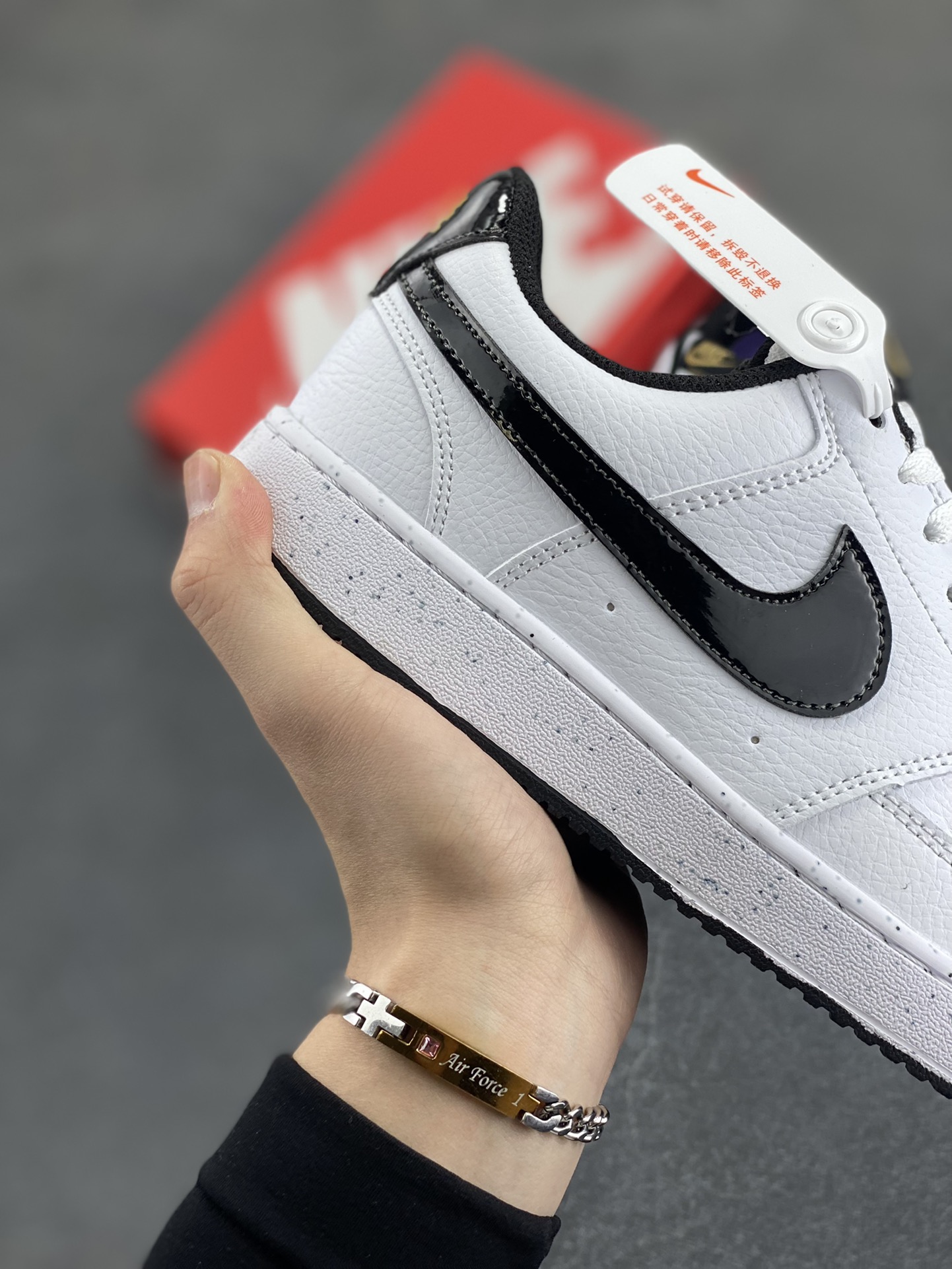 图片[6]-福利特价 Nike Court Borough 低帮百搭透气休闲运动板鞋男女鞋 经典耐用的设计，兼顾舒适脚感和出众风范，演绎匠心之作。结构性的支撑贴合感结合复古篮球设计，塑就场外全明星风范。 货号：DV1899-100 尺码：36 36.5 37.5 38 38.5 39 40 40.5 4142 42.5 43 44 44.5 45-选品中心