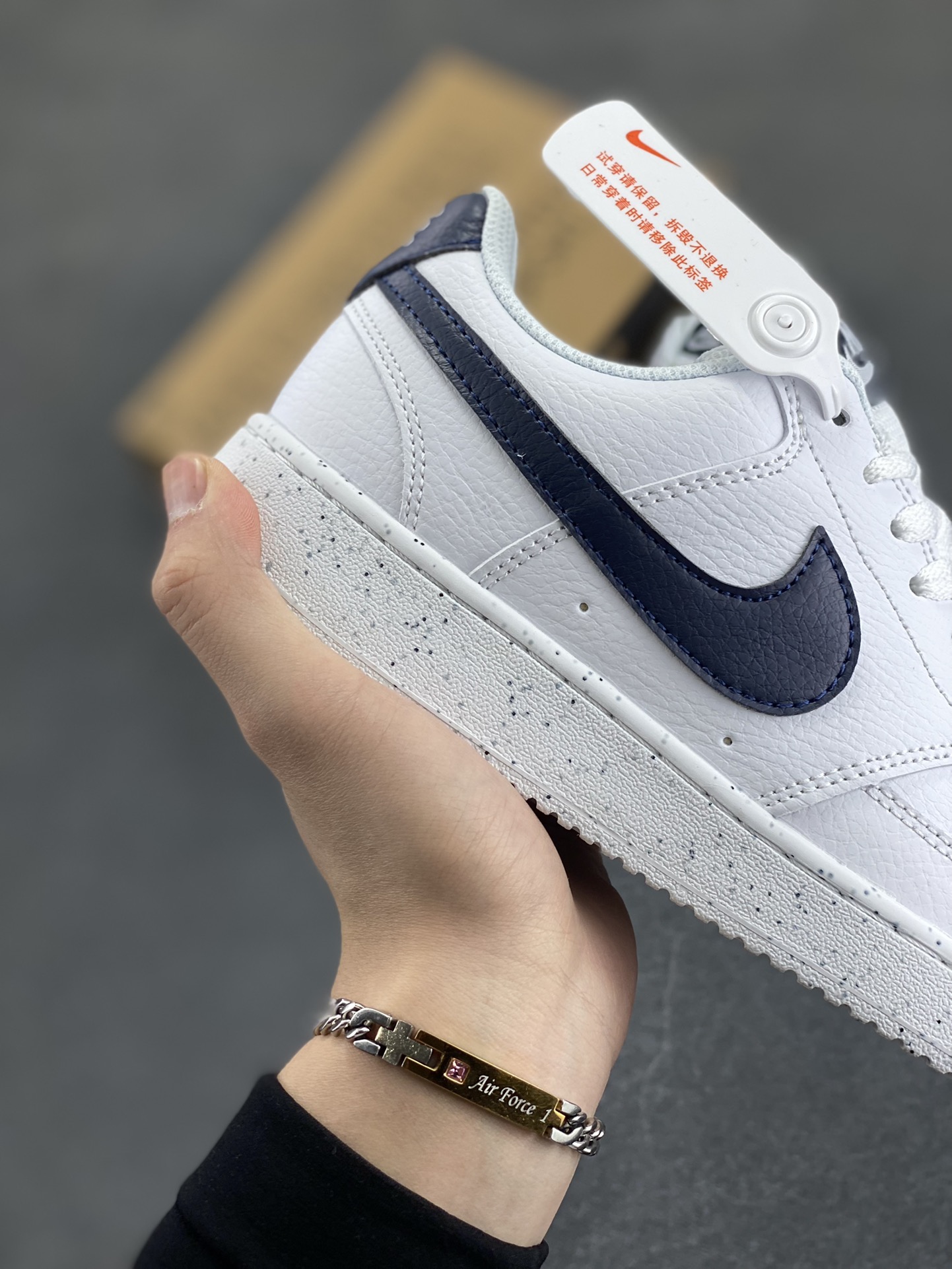 图片[6]-福利特价 Nike Court Borough 低帮百搭透气休闲运动板鞋男女鞋 经典耐用的设计，兼顾舒适脚感和出众风范，演绎匠心之作。结构性的支撑贴合感结合复古篮球设计，塑就场外全明星风范。 货号：DH2987-106 尺码：36 36.5 37.5 38 38.5 39 40 40.5 4142 42.5 43 44 44.5 45-选品中心