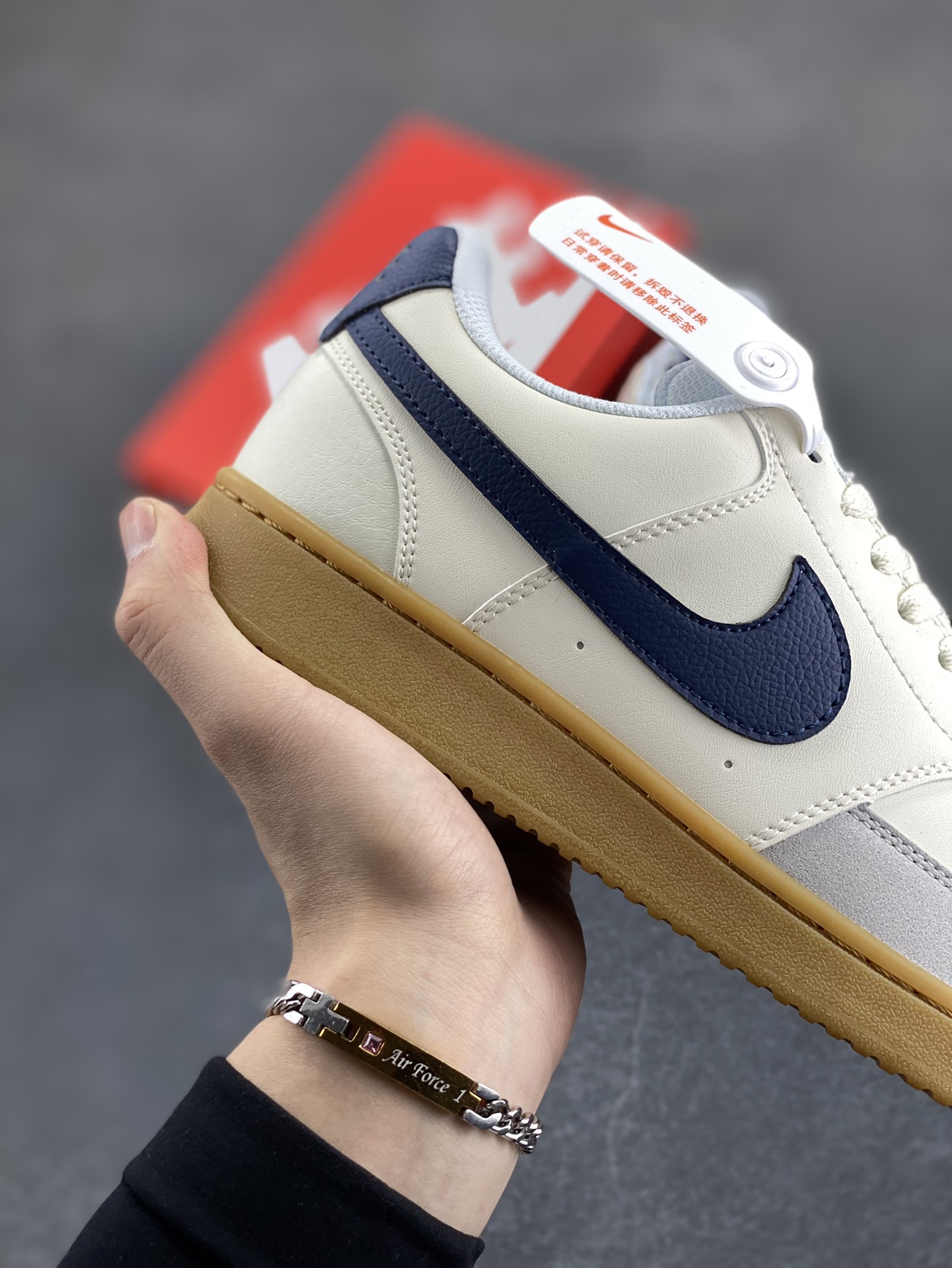 图片[6]-福利特价 Nike Court Borough 低帮百搭透气休闲运动板鞋男女鞋 经典耐用的设计，兼顾舒适脚感和出众风范，演绎匠心之作。结构性的支撑贴合感结合复古篮球设计，塑就场外全明星风范。 货号：HF1068-133 尺码：36 36.5 37.5 38 38.5 39 40 40.5 4142 42.5 43 44 44.5 45-选品中心