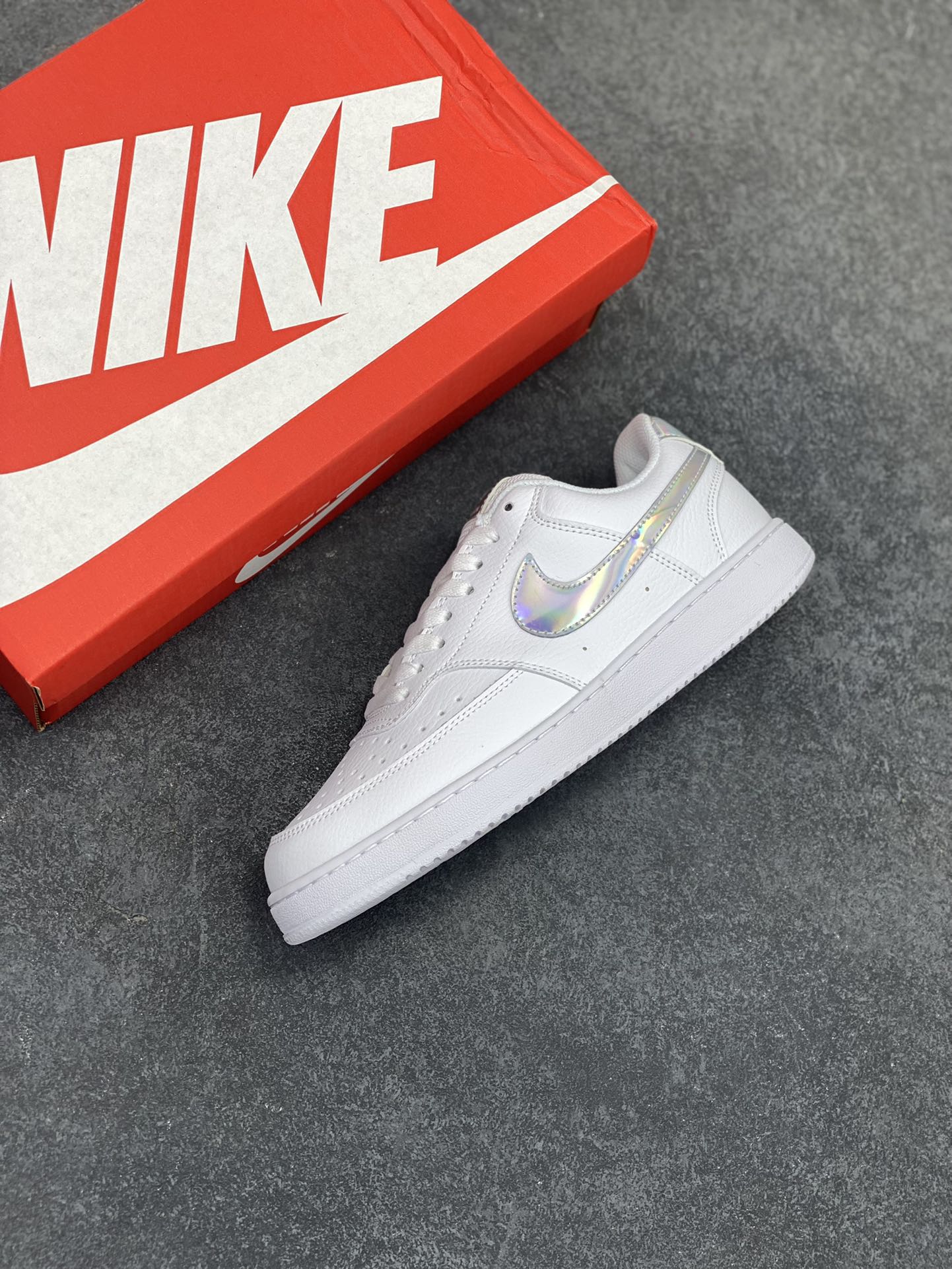 图片[7]-福利特价 Nike Court Borough 低帮百搭透气休闲运动板鞋男女鞋 经典耐用的设计，兼顾舒适脚感和出众风范，演绎匠心之作。结构性的支撑贴合感结合复古篮球设计，塑就场外全明星风范。 货号：CW5596-100 尺码：36 36.5 37.5 38 38.5 39 40 40.5 4142 42.5 43 44 44.5 45-选品中心