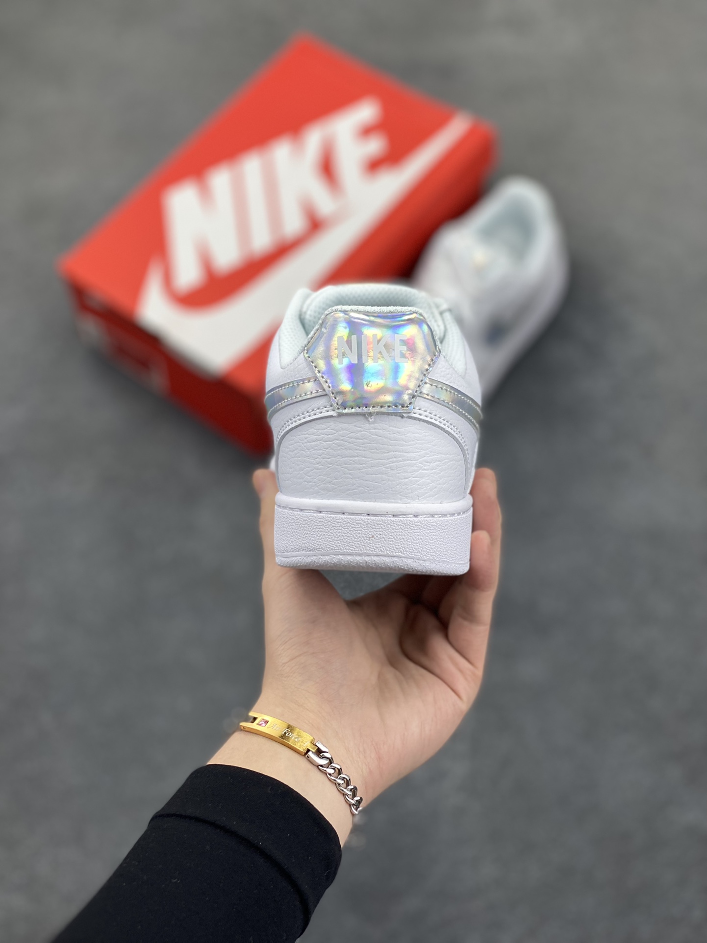 图片[4]-福利特价 Nike Court Borough 低帮百搭透气休闲运动板鞋男女鞋 经典耐用的设计，兼顾舒适脚感和出众风范，演绎匠心之作。结构性的支撑贴合感结合复古篮球设计，塑就场外全明星风范。 货号：CW5596-100 尺码：36 36.5 37.5 38 38.5 39 40 40.5 4142 42.5 43 44 44.5 45-选品中心