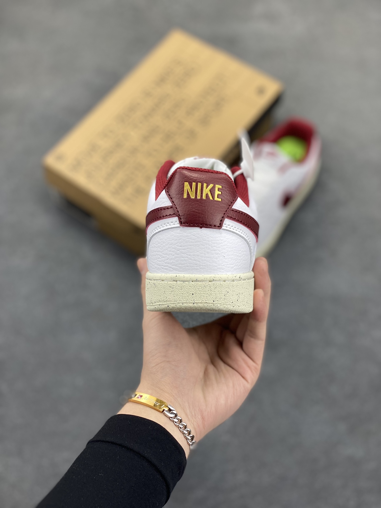 图片[4]-福利特价 Nike Court Borough 低帮百搭透气休闲运动板鞋男女鞋 经典耐用的设计，兼顾舒适脚感和出众风范，演绎匠心之作。结构性的支撑贴合感结合复古篮球设计，塑就场外全明星风范。 货号：DH3158-106 尺码：36 36.5 37.5 38 38.5 39 40 40.5 4142 42.5 43 44 44.5 45-选品中心