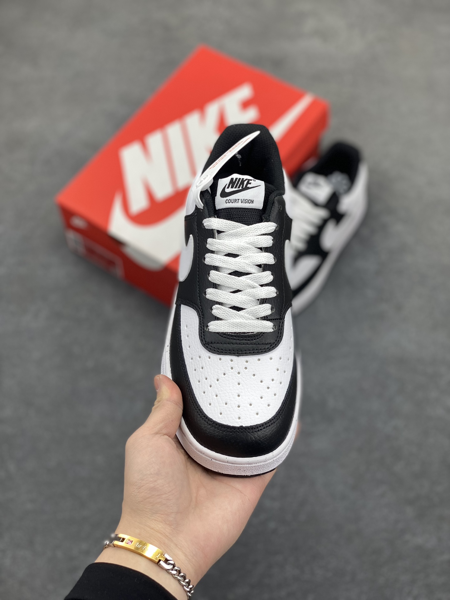 图片[2]-福利特价 Nike Court Borough 低帮百搭透气休闲运动板鞋男女鞋 经典耐用的设计，兼顾舒适脚感和出众风范，演绎匠心之作。结构性的支撑贴合感结合复古篮球设计，塑就场外全明星风范。 货号：DH3158-003 尺码：36 36.5 37.5 38 38.5 39 40 40.5 4142 42.5 43 44 44.5 45-选品中心