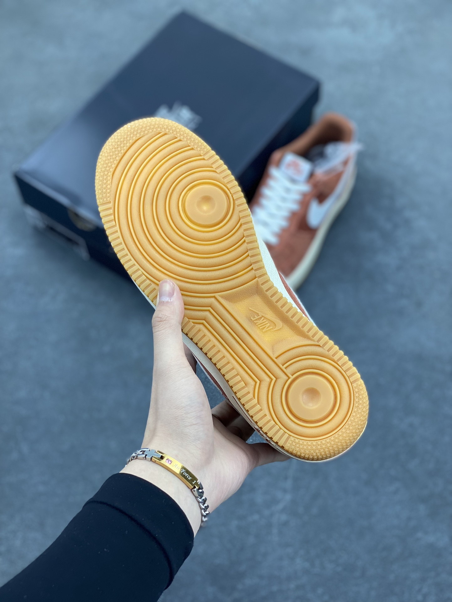 图片[5]-福利特价   Nike Air Force 1 Low 白橙 麂皮低帮空军一号休闲板鞋 定制皮料 原楦原纸板 纯正空军版型 高清洁度 内置全掌气垫 货号：AV0383-221 尺码：36 36.5 37.5 38 38.5 39 40 40.5 41 42 42.5 43 44 44.5 45-选品中心