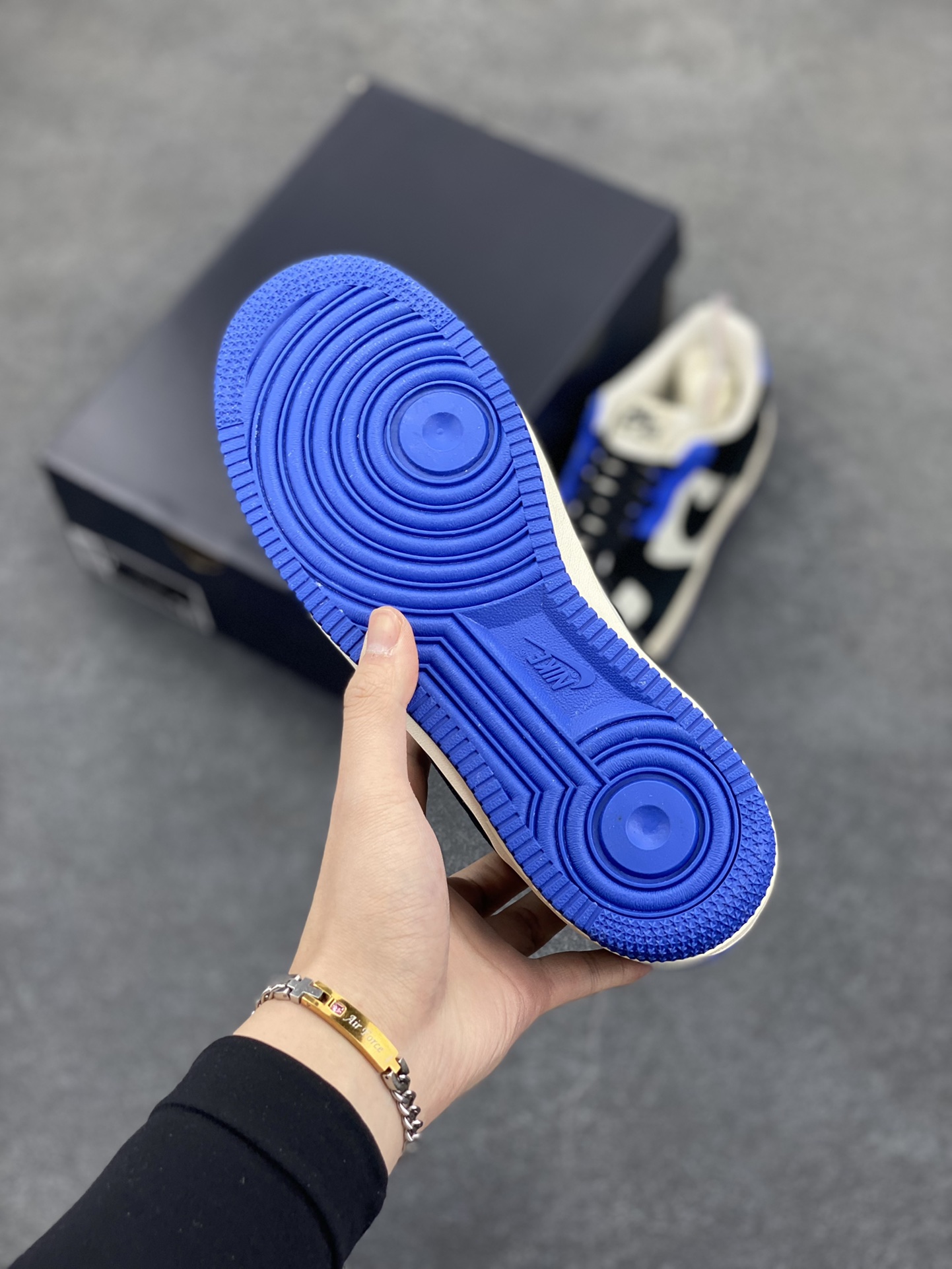 图片[5]-福利特价  Nike Air Force 1 Low ’07 曼巴联名 麂皮空军一号低帮休闲板鞋 原厂麂皮 原楦原纸板 纯正版型 正品NFC感应芯片 高清洁度 内置全掌气垫 货号：AV0383-231 尺码：36 36.5 37.5 38 38.5 39 40 40.5 41 42 42.5 43 44 44.5 45-选品中心