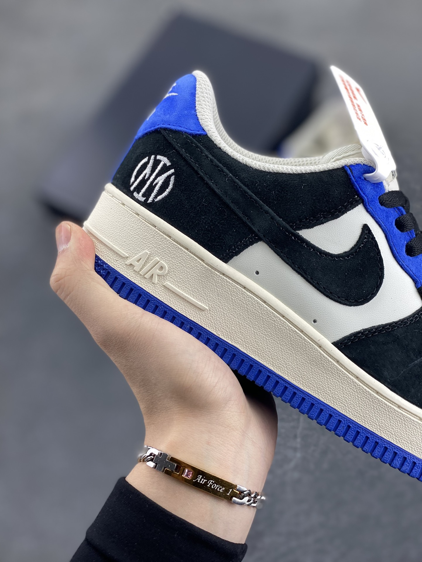 图片[6]-福利特价  Nike Air Force 1 Low ’07 曼巴联名 麂皮空军一号低帮休闲板鞋 原厂麂皮 原楦原纸板 纯正版型 正品NFC感应芯片 高清洁度 内置全掌气垫 货号：AV0383-231 尺码：36 36.5 37.5 38 38.5 39 40 40.5 41 42 42.5 43 44 44.5 45-选品中心