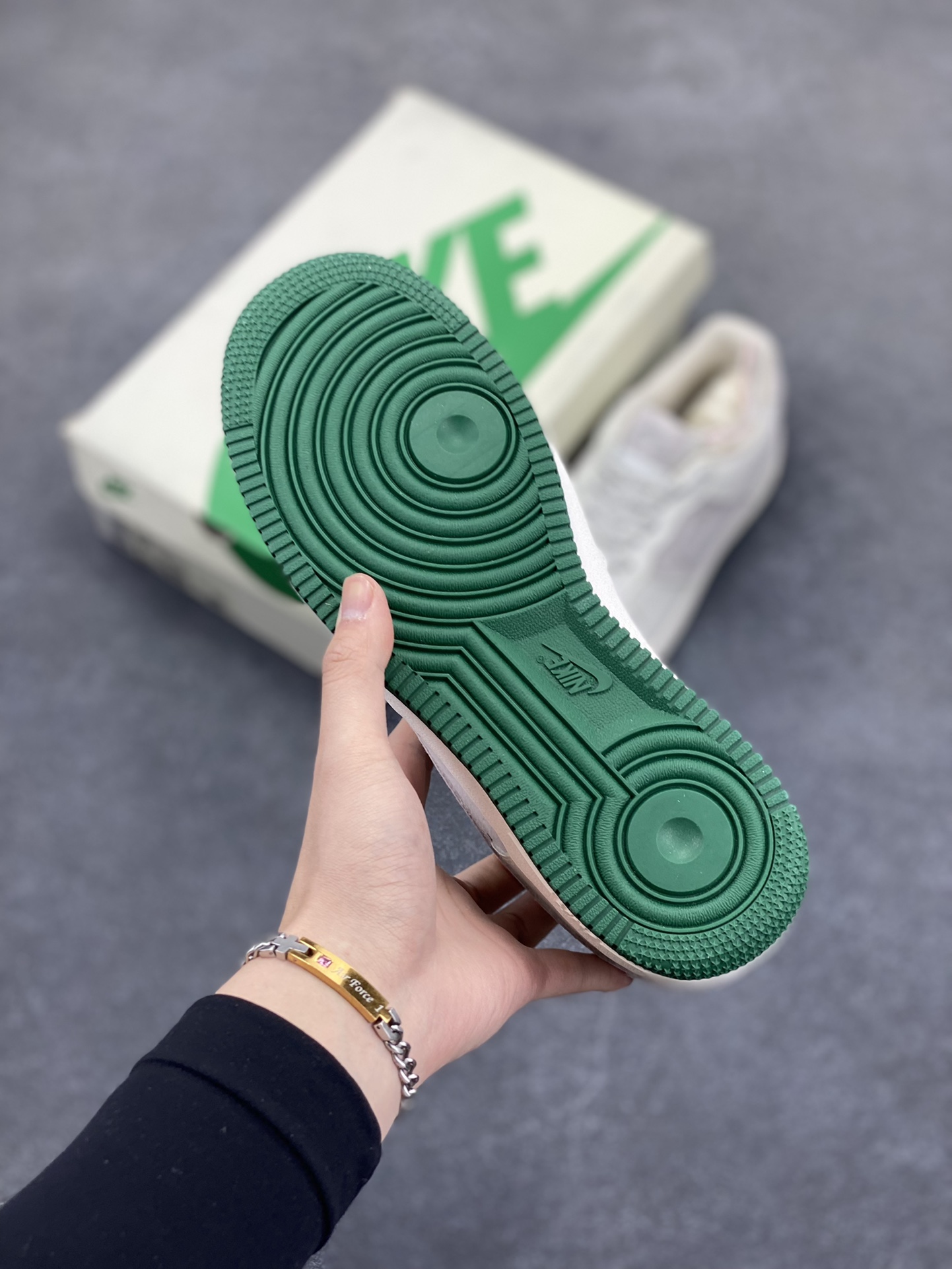 图片[5]-福利特价  Nike Air Force 1 Low ’07 寿桃 满天星配色 空军一号低帮休闲板鞋 原厂麂皮 定制鞋盒 3M反光 原楦原纸板 纯正版型 正品NFC感应芯片 高清洁度 内置全掌气垫 货号：CW0063-125 尺码：36 36.5 37.5 38 38.5 39 40 40.5 41 42 42.5 43 44 44.5 45-选品中心