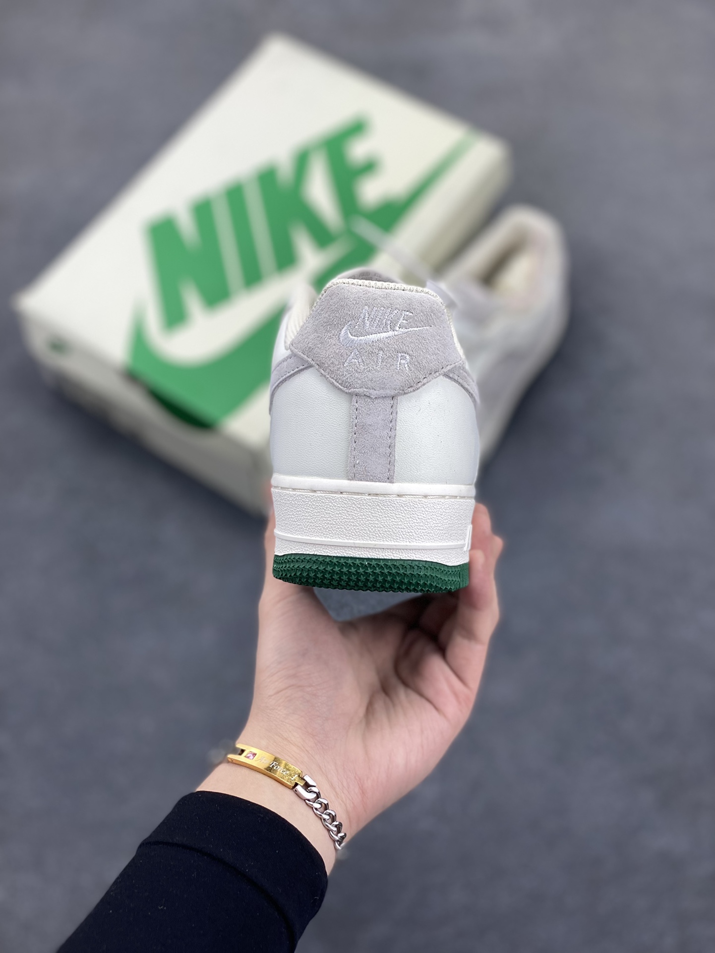 图片[4]-福利特价  Nike Air Force 1 Low ’07 寿桃 满天星配色 空军一号低帮休闲板鞋 原厂麂皮 定制鞋盒 3M反光 原楦原纸板 纯正版型 正品NFC感应芯片 高清洁度 内置全掌气垫 货号：CW0063-125 尺码：36 36.5 37.5 38 38.5 39 40 40.5 41 42 42.5 43 44 44.5 45-选品中心