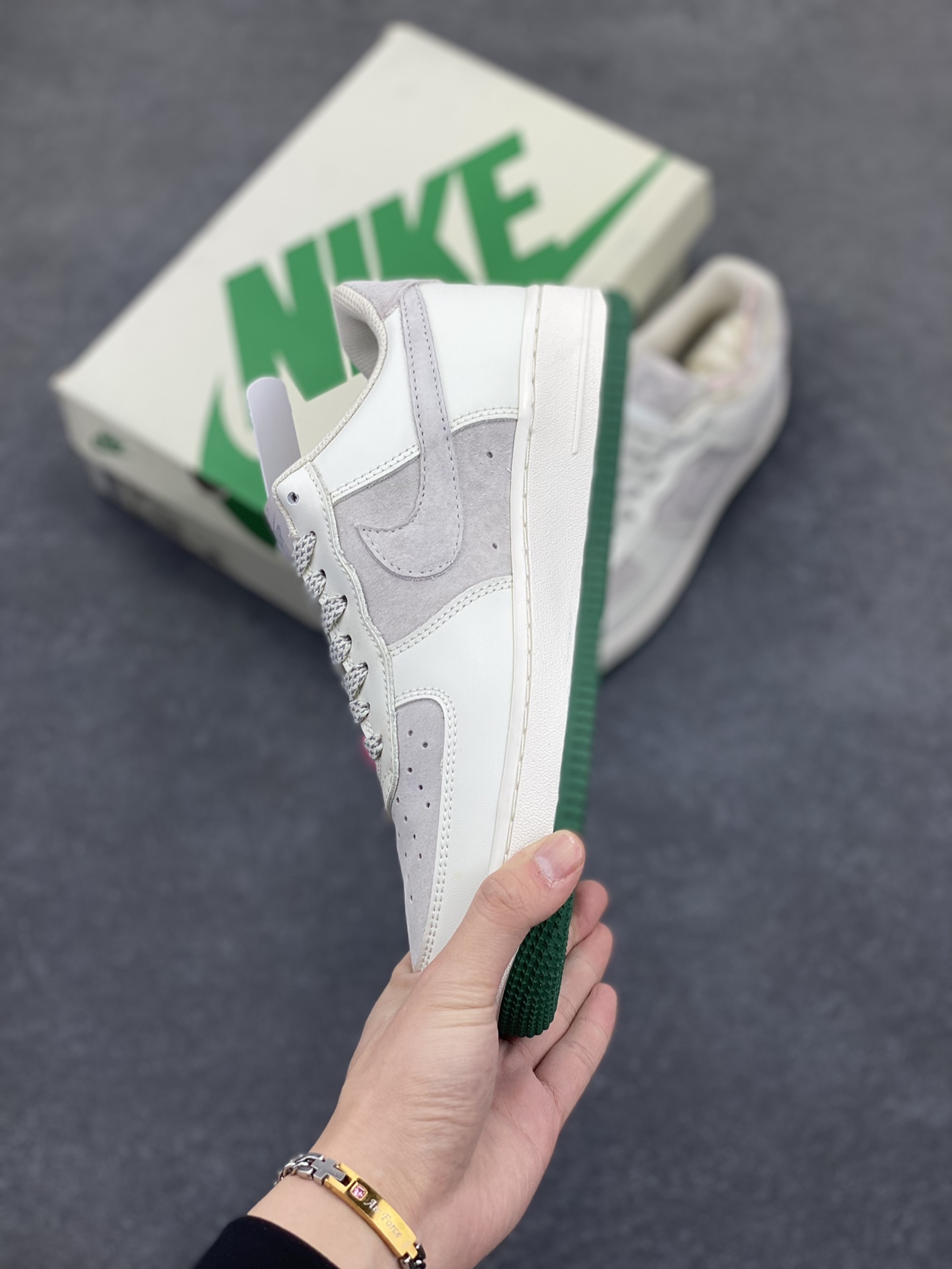 图片[3]-福利特价  Nike Air Force 1 Low ’07 寿桃 满天星配色 空军一号低帮休闲板鞋 原厂麂皮 定制鞋盒 3M反光 原楦原纸板 纯正版型 正品NFC感应芯片 高清洁度 内置全掌气垫 货号：CW0063-125 尺码：36 36.5 37.5 38 38.5 39 40 40.5 41 42 42.5 43 44 44.5 45-选品中心