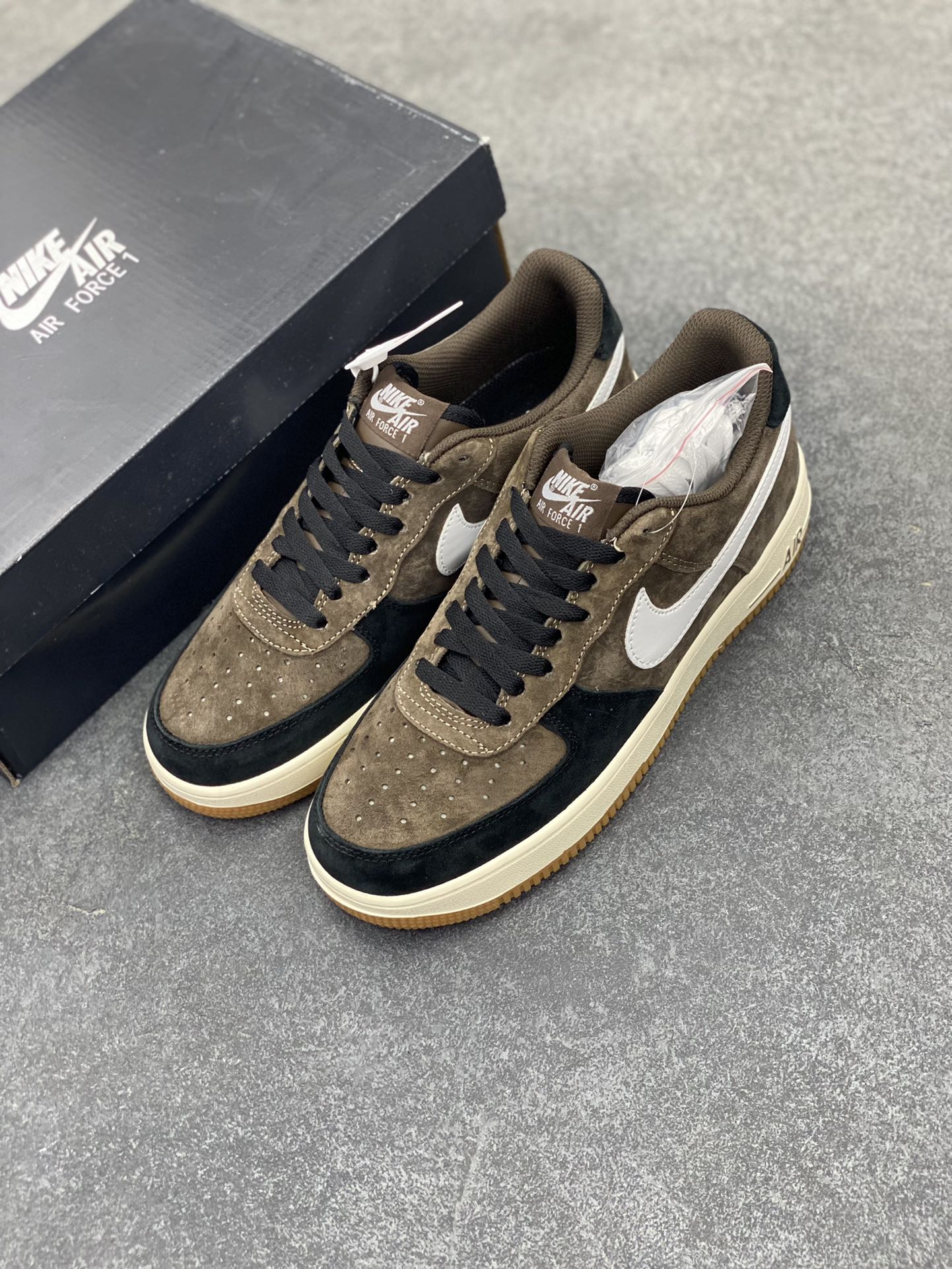 图片[8]-福利特价   Nike Air Force 1 Low 黑棕色全麂皮低帮空军一号休闲板鞋 定制皮料 原楦原纸板 纯正空军版型 高清洁度 内置全掌气垫 货号：AV0383-230 尺码：36 36.5 37.5 38 38.5 39 40 40.5 41 42 42.5 43 44 44.5 45-选品中心