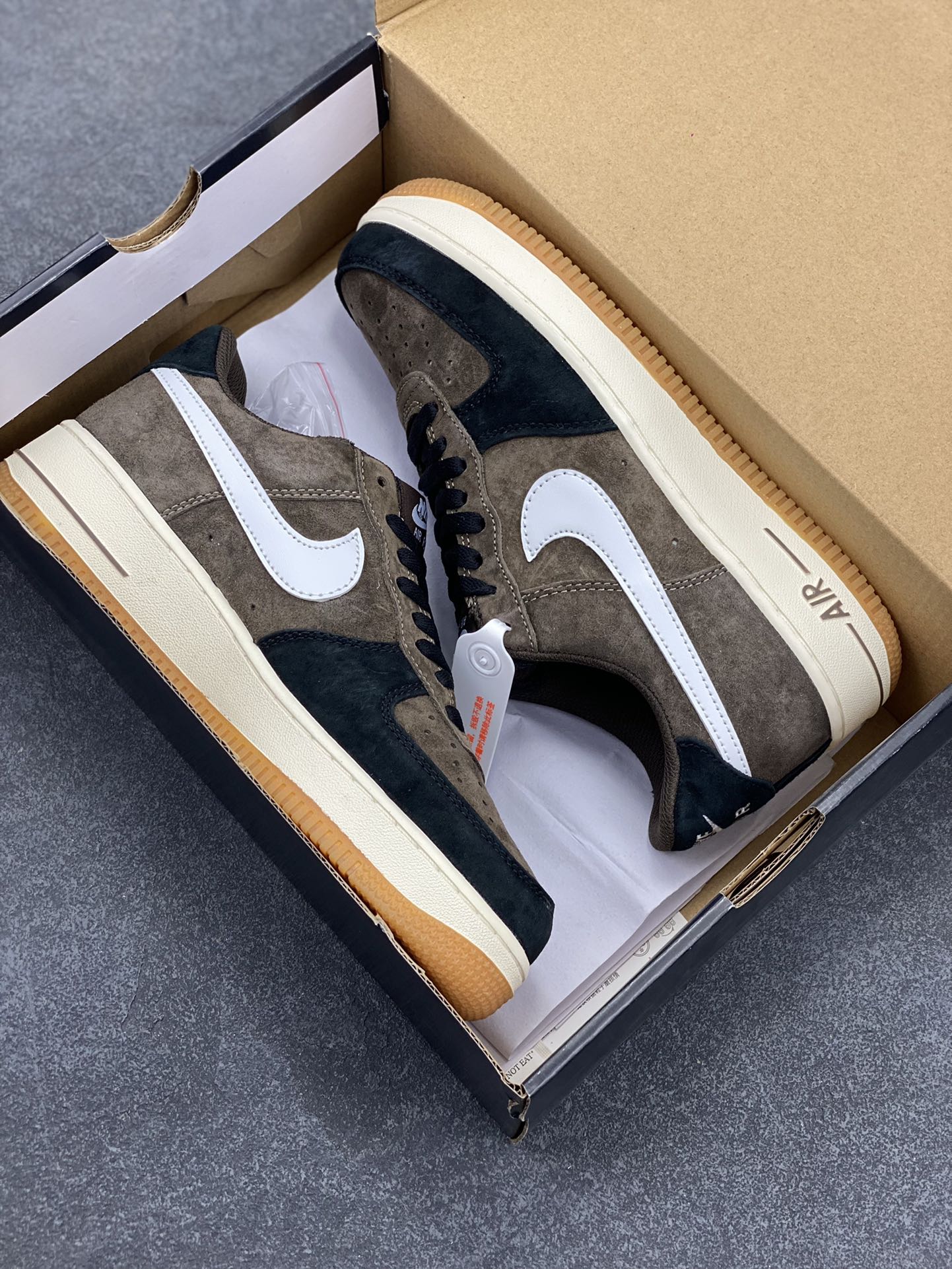 图片[9]-福利特价   Nike Air Force 1 Low 黑棕色全麂皮低帮空军一号休闲板鞋 定制皮料 原楦原纸板 纯正空军版型 高清洁度 内置全掌气垫 货号：AV0383-230 尺码：36 36.5 37.5 38 38.5 39 40 40.5 41 42 42.5 43 44 44.5 45-选品中心