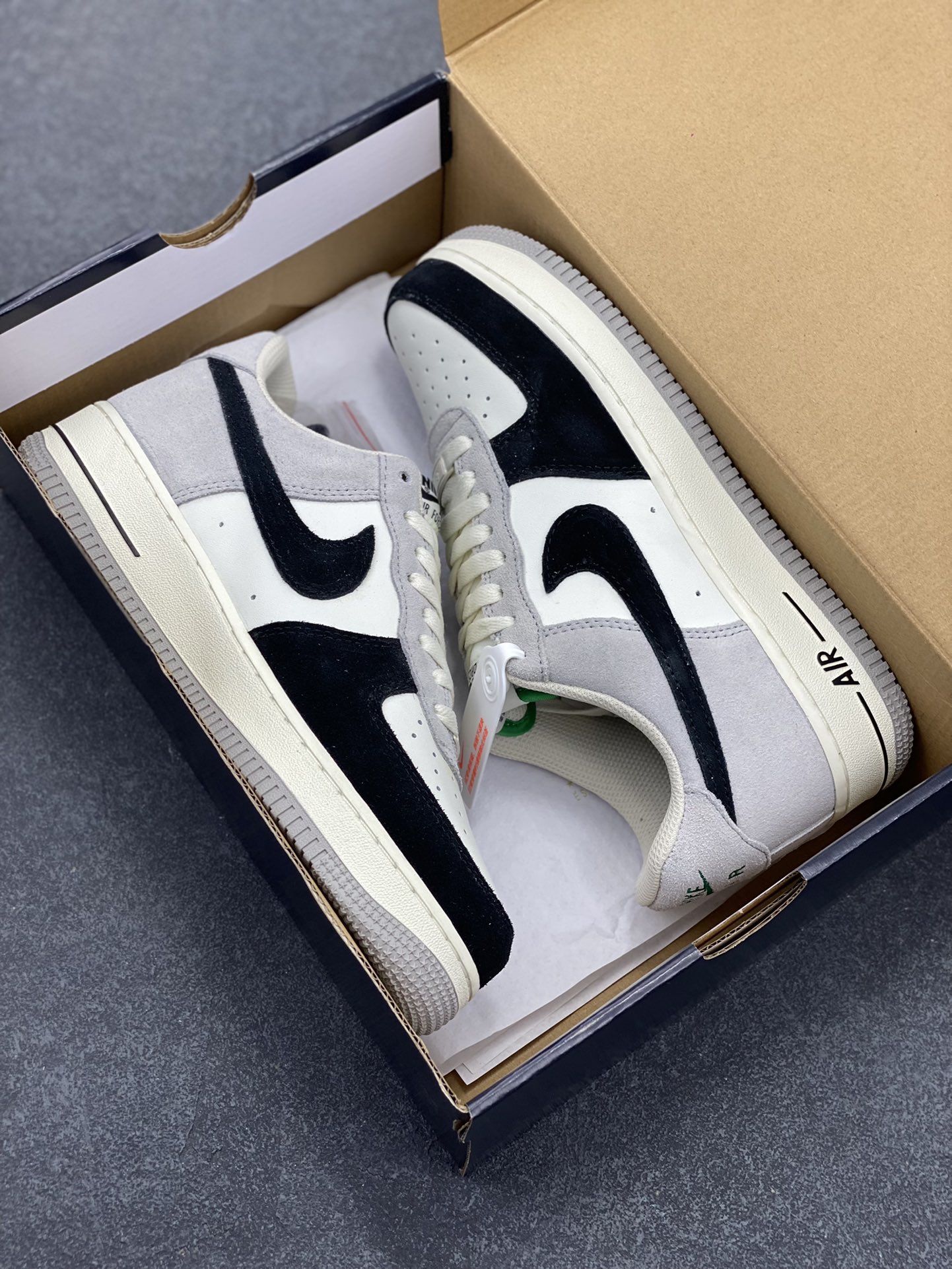 图片[9]-福利特价  Nike Air Force 1 Low ’07 黑灰绿 配色 空军一号低帮休闲板鞋 原厂麂皮 原楦原纸板 纯正版型 正品NFC感应芯片 高清洁度 内置全掌气垫 货号：DA2396-026 尺码：36 36.5 37.5 38 38.5 39 40 40.5 41 42 42.5 43 44 44.5 45-选品中心