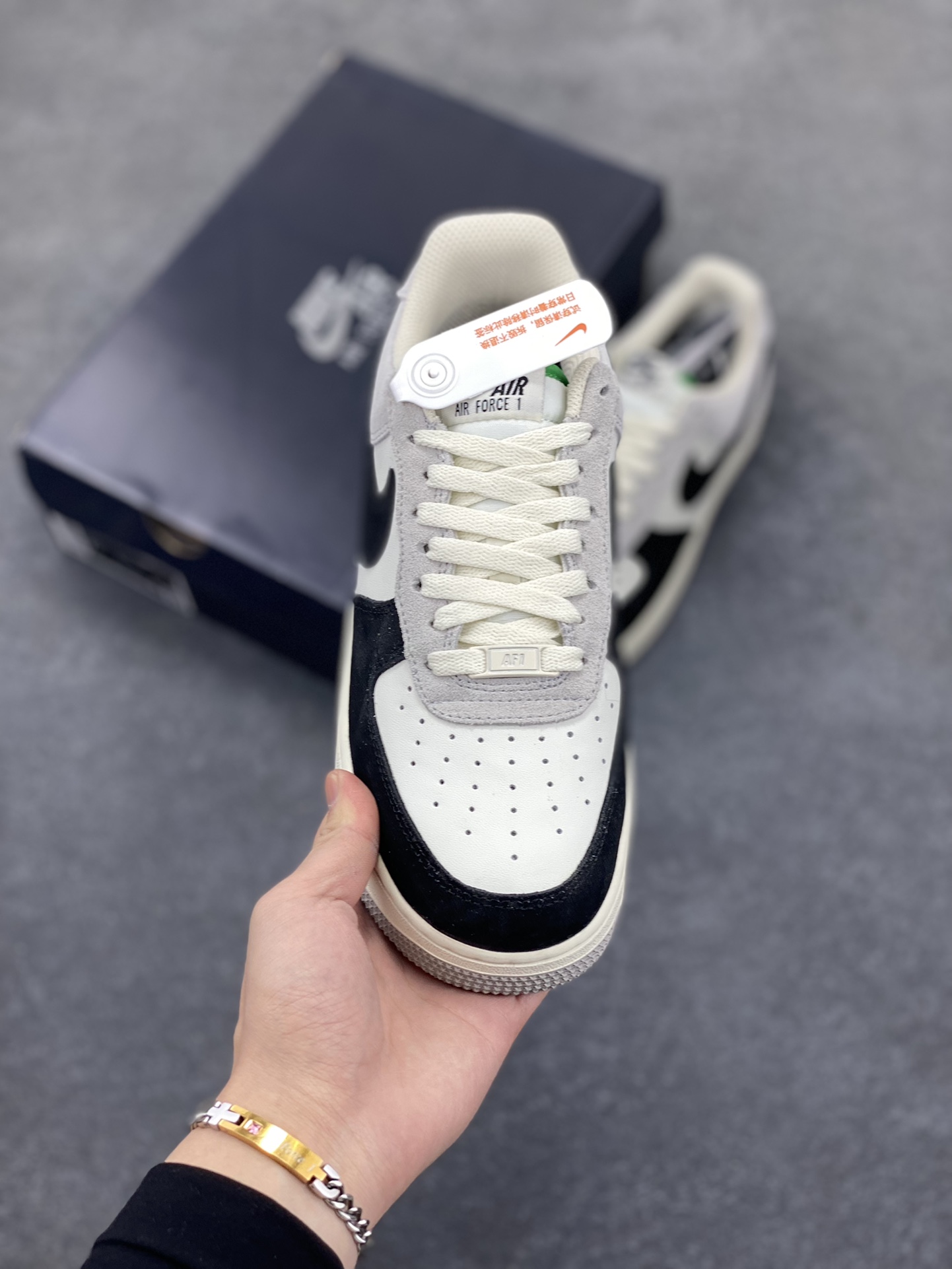 图片[2]-福利特价  Nike Air Force 1 Low ’07 黑灰绿 配色 空军一号低帮休闲板鞋 原厂麂皮 原楦原纸板 纯正版型 正品NFC感应芯片 高清洁度 内置全掌气垫 货号：DA2396-026 尺码：36 36.5 37.5 38 38.5 39 40 40.5 41 42 42.5 43 44 44.5 45-选品中心