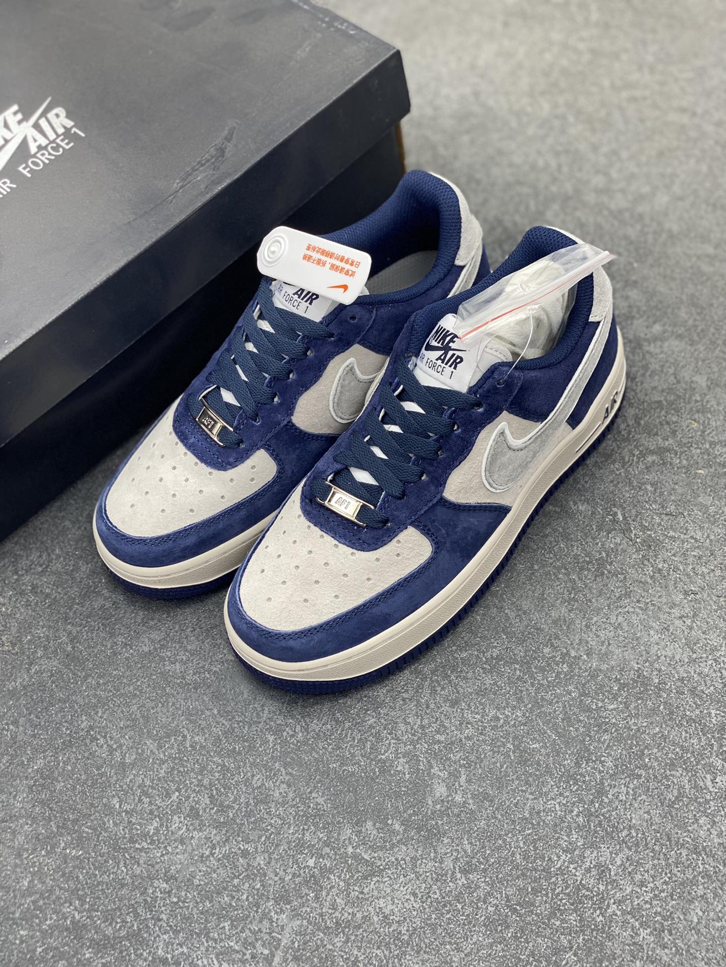 图片[8]-福利特价   Nike Air Force 1 Low 深蓝灰全麂皮低帮空军一号休闲板鞋 定制皮料 原楦原纸板 纯正空军版型 高清洁度 内置全掌气垫 货号：AV0383-228 尺码：36 36.5 37.5 38 38.5 39 40 40.5 41 42 42.5 43 44 44.5 45-选品中心