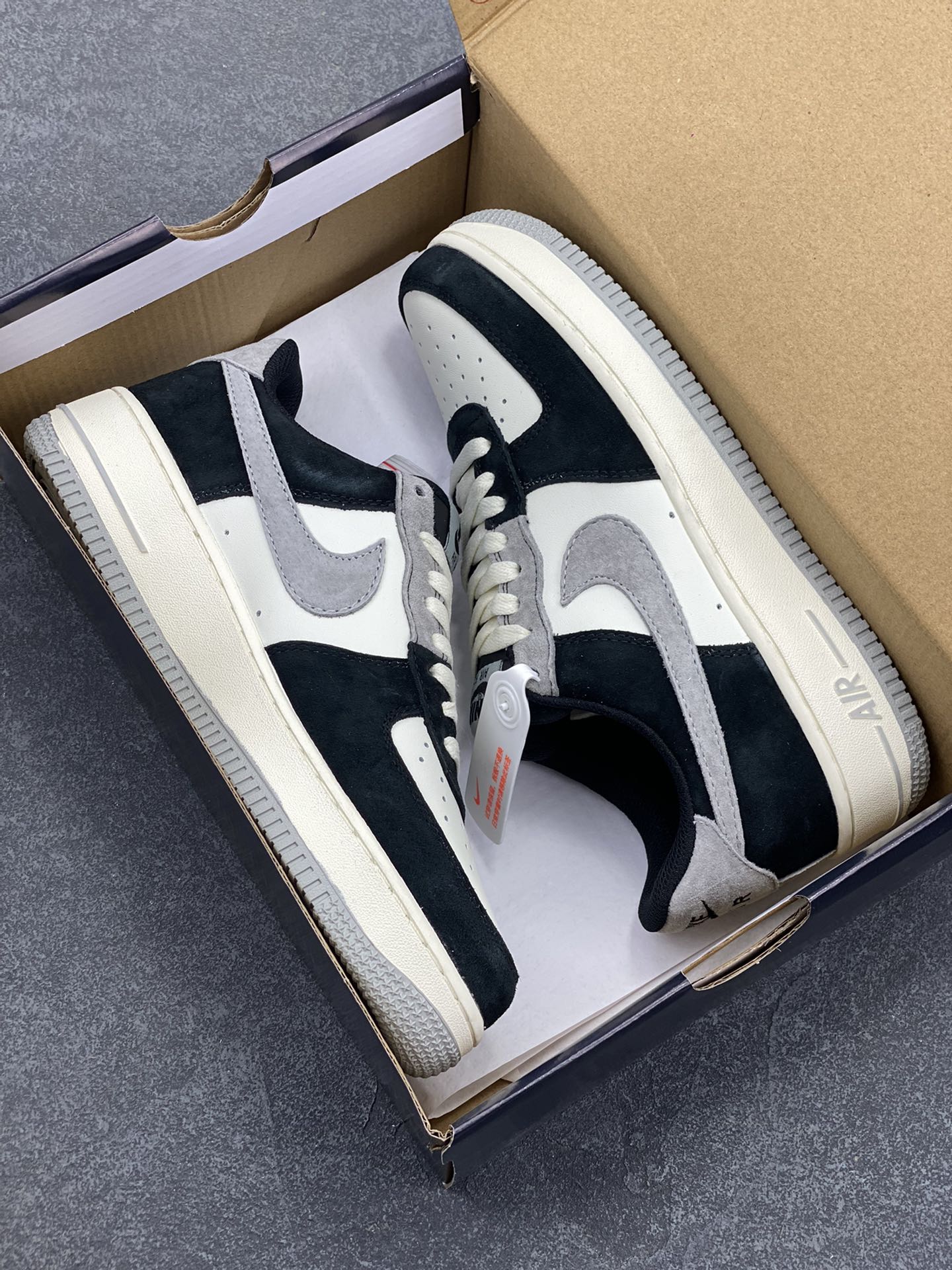 图片[9]-福利特价  Nike Air Force 1 Low ’07 灰黑 麂皮空军一号低帮休闲板鞋 原厂麂皮 原楦原纸板 纯正版型 正品NFC感应芯片 高清洁度 内置全掌气垫 货号：AV0383-233 尺码：36 36.5 37.5 38 38.5 39 40 40.5 41 42 42.5 43 44 44.5 45-选品中心