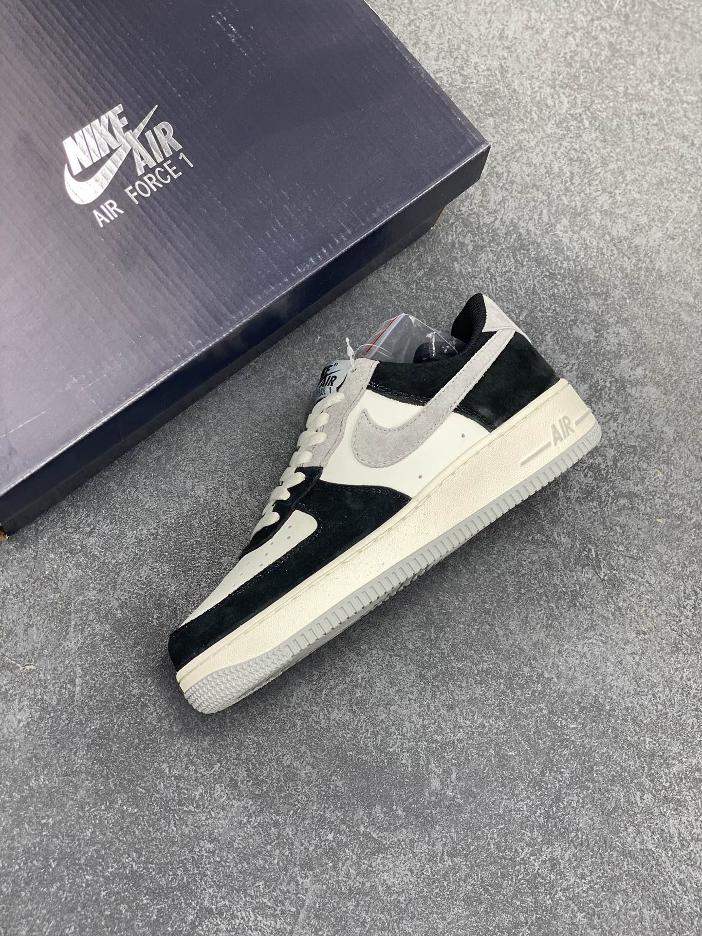 图片[7]-福利特价  Nike Air Force 1 Low ’07 灰黑 麂皮空军一号低帮休闲板鞋 原厂麂皮 原楦原纸板 纯正版型 正品NFC感应芯片 高清洁度 内置全掌气垫 货号：AV0383-233 尺码：36 36.5 37.5 38 38.5 39 40 40.5 41 42 42.5 43 44 44.5 45-选品中心