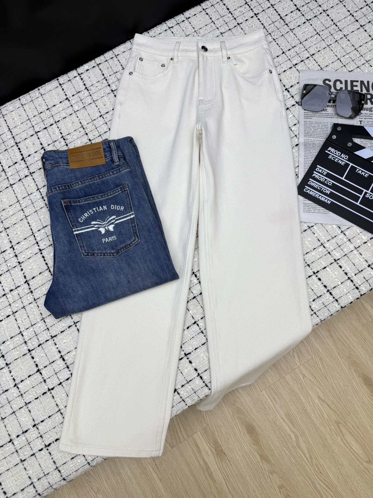 NO:327896,Dio*25 new style, high-profile jeans, back pocket embroidered straight nine-point jeans, huge height, all tops can be matched, the most common versatile item used by party in a hurry and commuter, length to ankle part, revealing the thinnest ankle part, especially hidden meat, is a very resistant pair of jeans, gentle rice-apricot color, retro washing water is also very beautiful, two colors 26-27-28-29-30.,,dior,jeans,alexander wang19860909Dio*25新款 显高神裤 后袋刺绣直筒九分牛仔裤 巨巨显高 所有的上衣都可以搭配 赶时间和通勤党最常用的百搭单品 长度到脚踝部份 露出最瘦的脚踝部份 特别藏肉 是很抗造的一条牛仔裤 温柔的米杏色、复古洗水也很漂亮 两色26-27-28-29-30.,,dior,jeans,alexander wang,Women's clothing