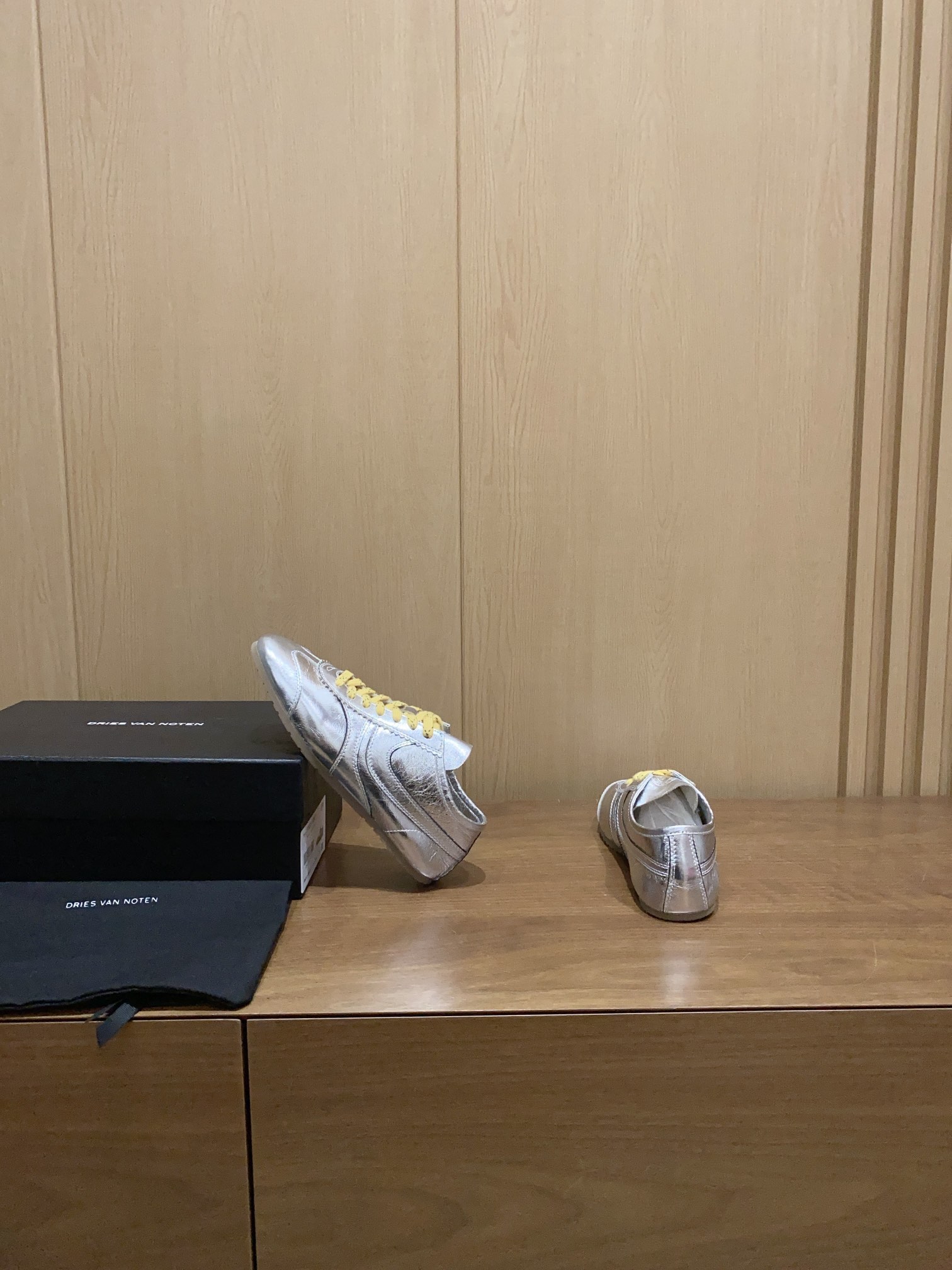 DVN’s 2024 Spring Summer Sneaker Collection: Distorted Classics with Marathon Inspiration - 图片 3