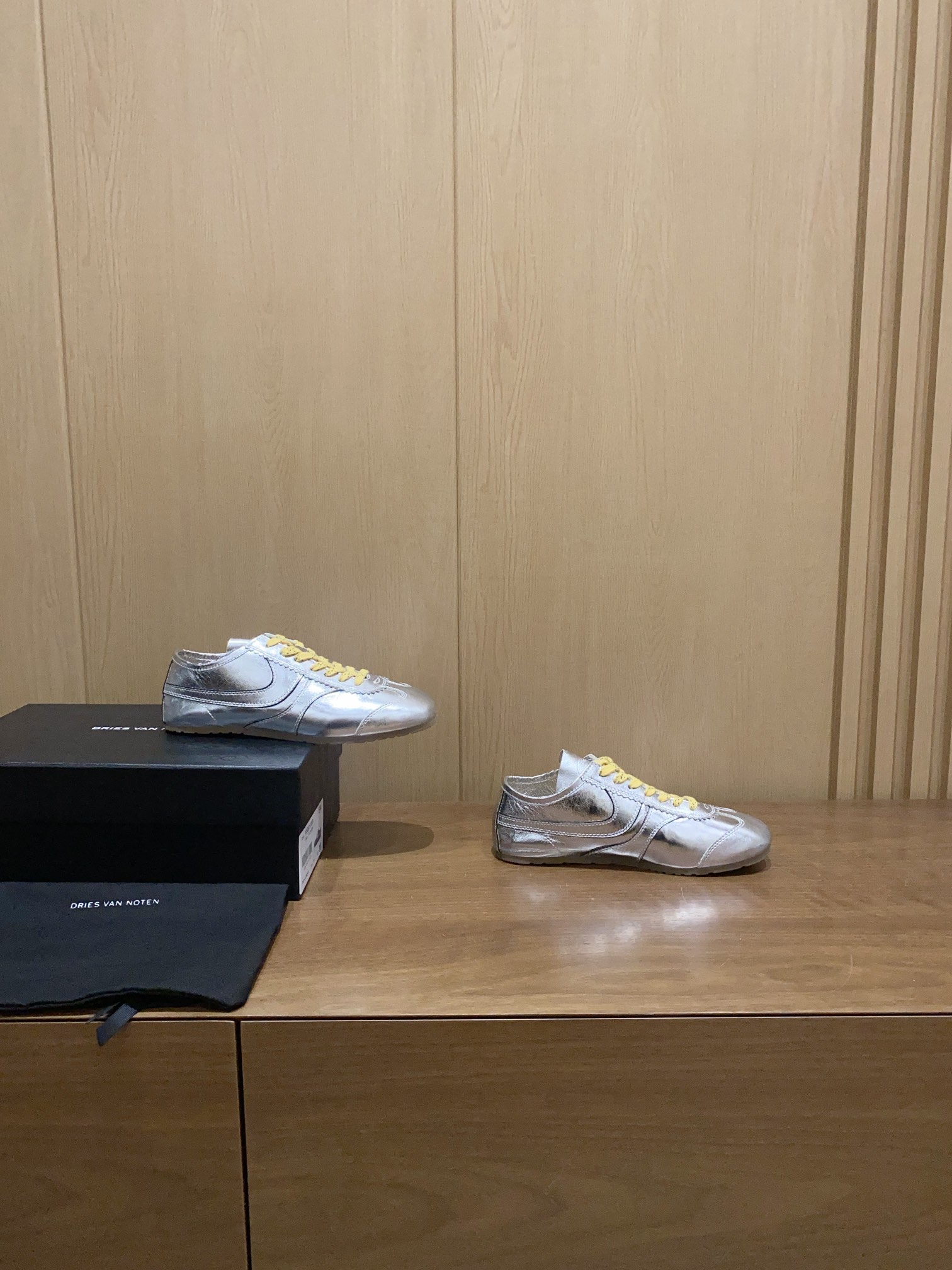 DVN’s 2024 Spring Summer Sneaker Collection: Distorted Classics with Marathon Inspiration - 图片 2