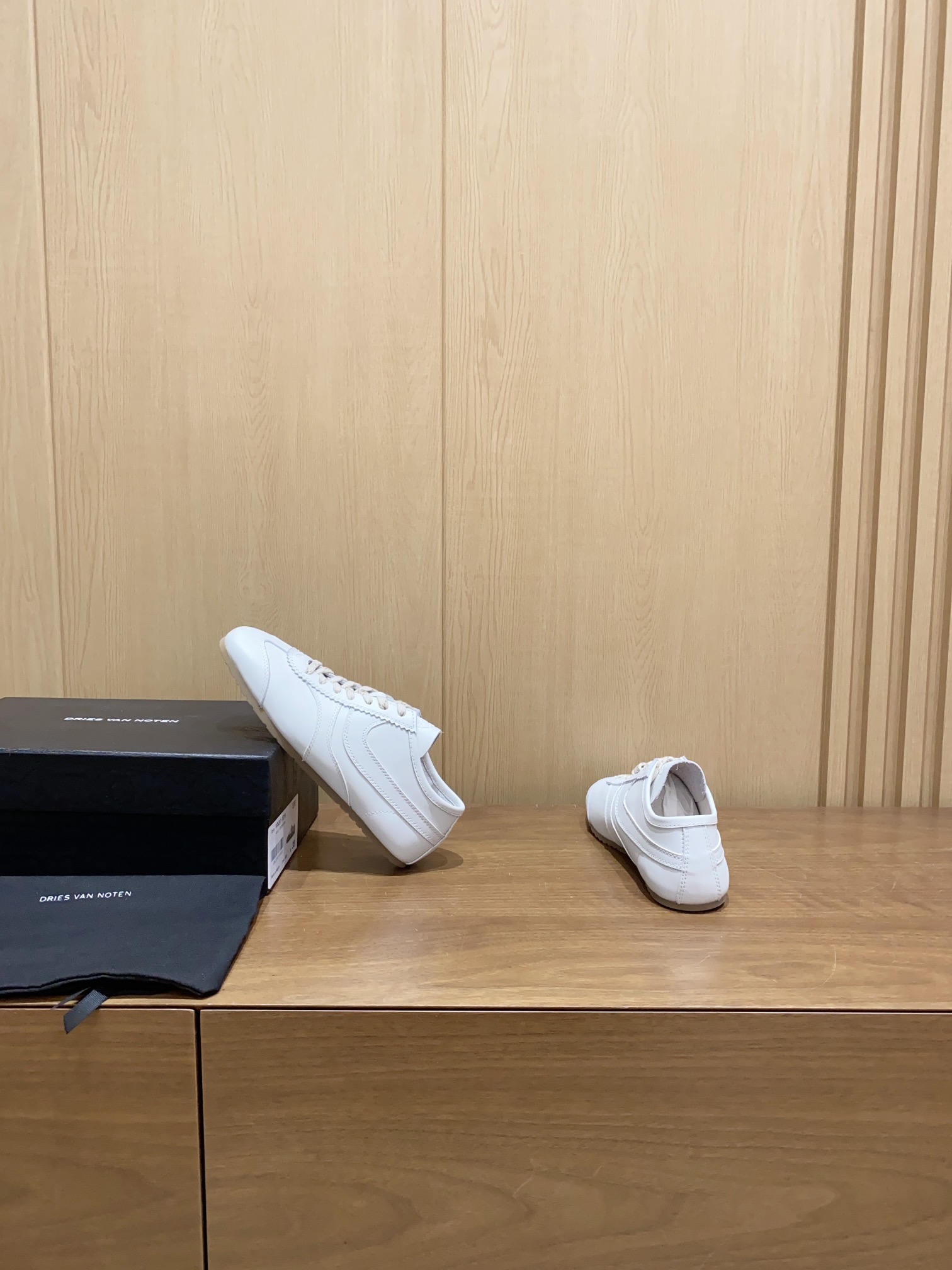 Dries Van Noten 2024 Spring/Summer Sneaker Collection: Distorted Classics in Living Colors - 图片 3