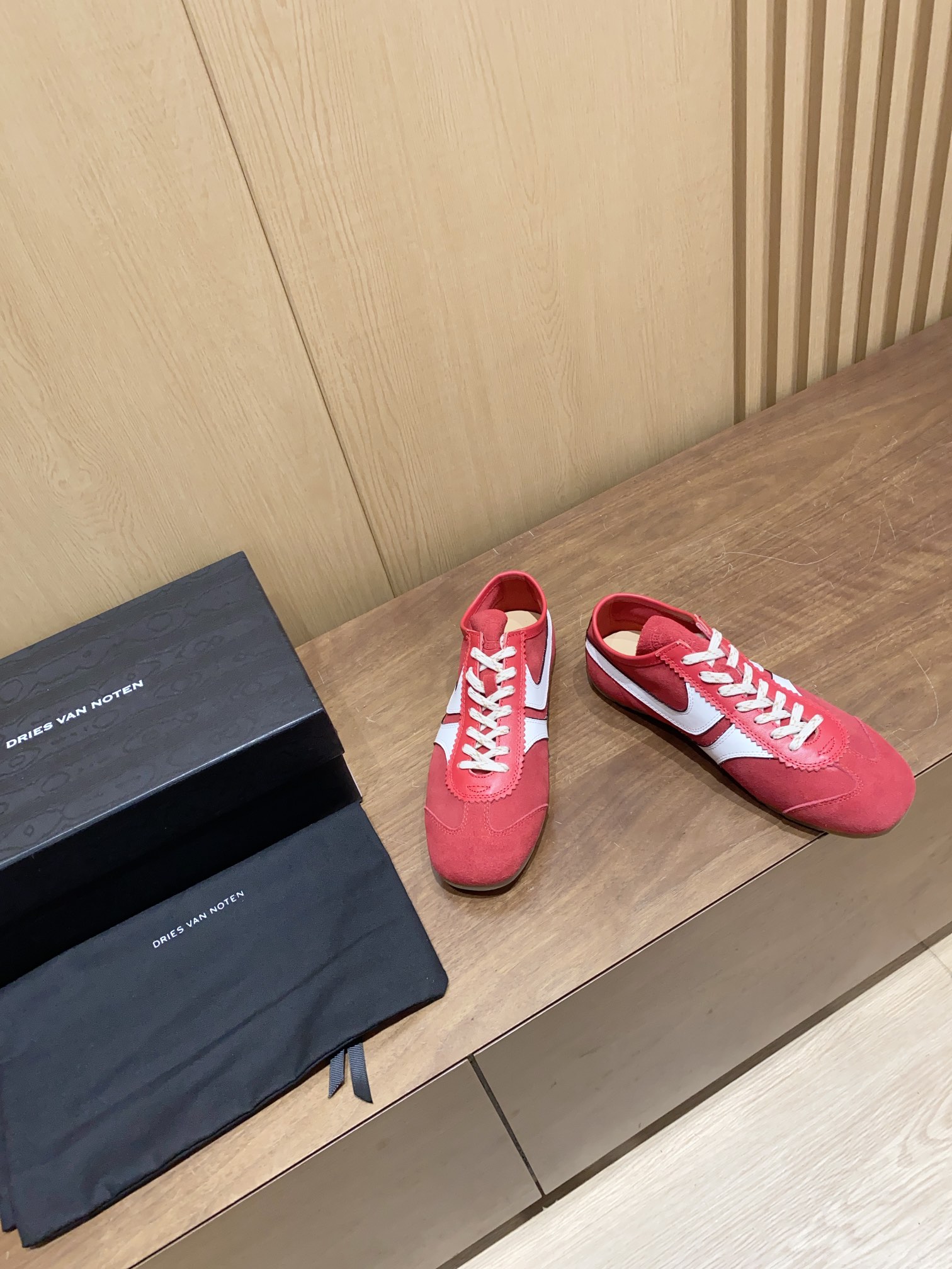 DVN 2024 Spring Sneaker Collection: Distorted Classics for Fashionable Overseas Buyers - 图片 4