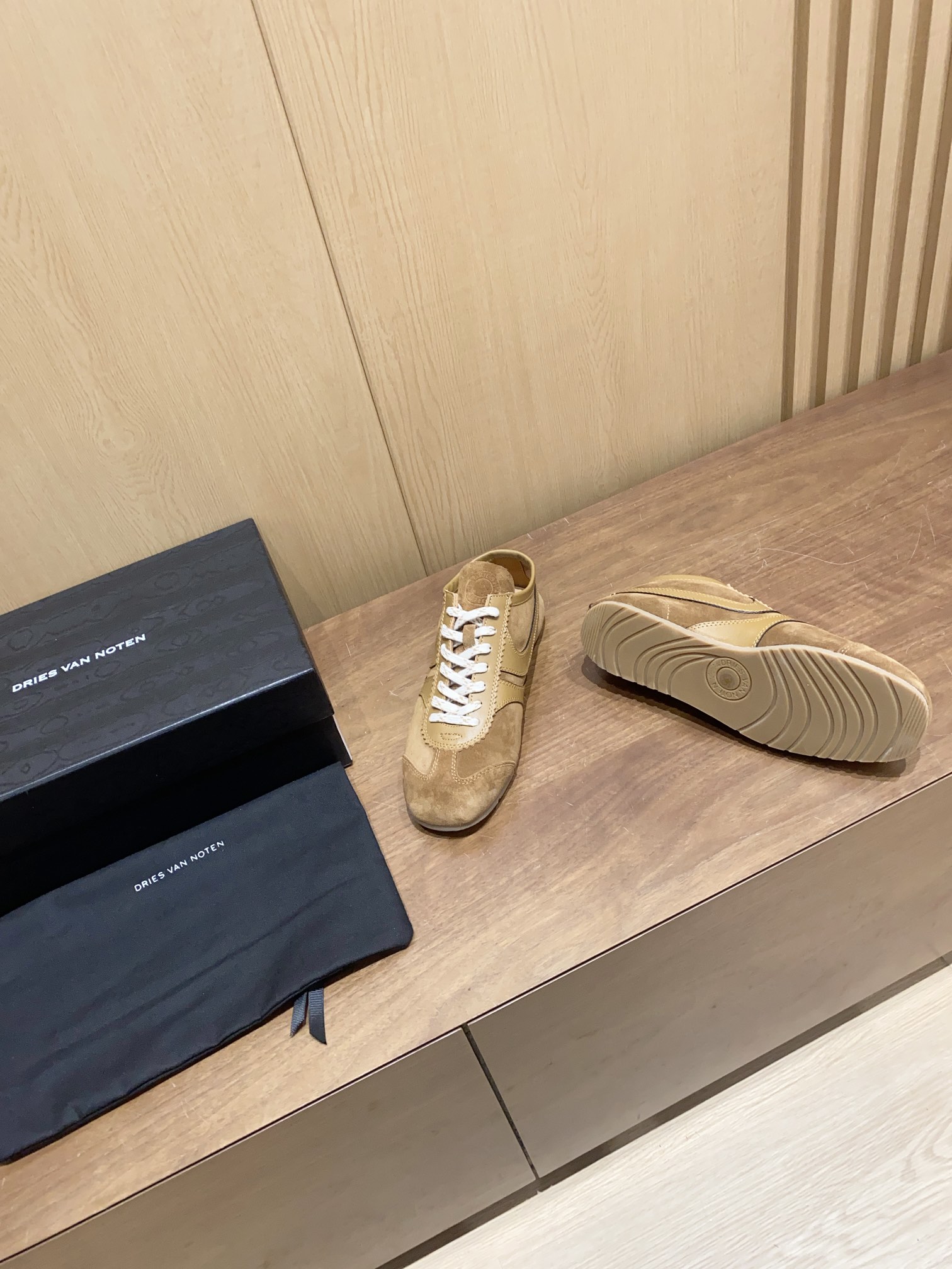 Dries Van Noten 2024 Spring/Summer Sneaker Collection: Distorted Classics in Living Colors - 图片 5