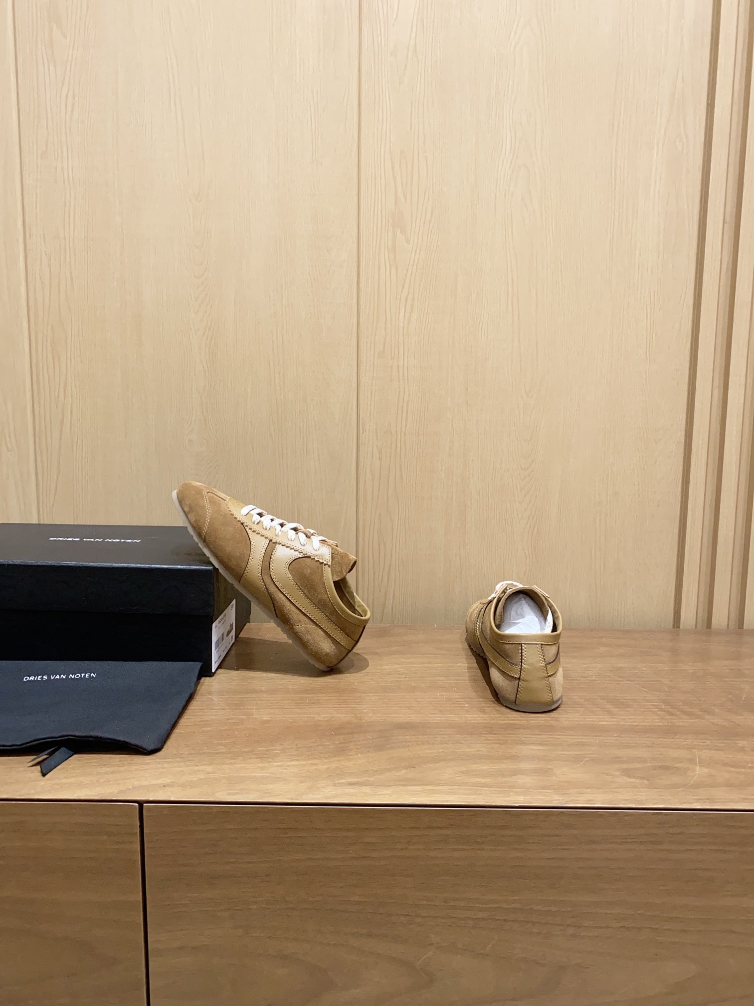 Dries Van Noten 2024 Spring/Summer Sneaker Collection: Distorted Classics in Living Colors - 图片 3