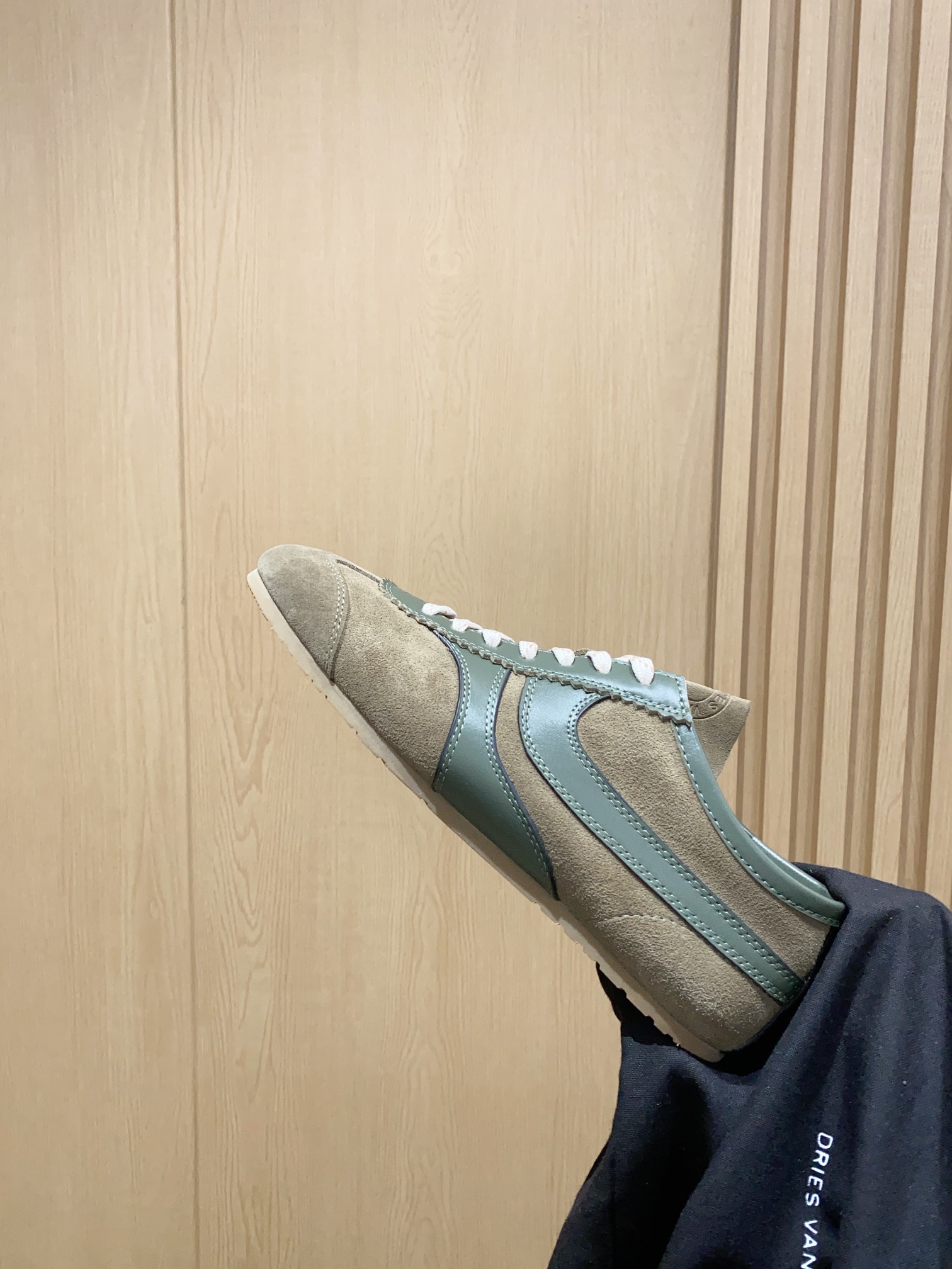 Dries Van Noten 2024 Spring/Summer Sneaker Collection Overview: A Fusion of Classic and Modern Styles - 图片 9