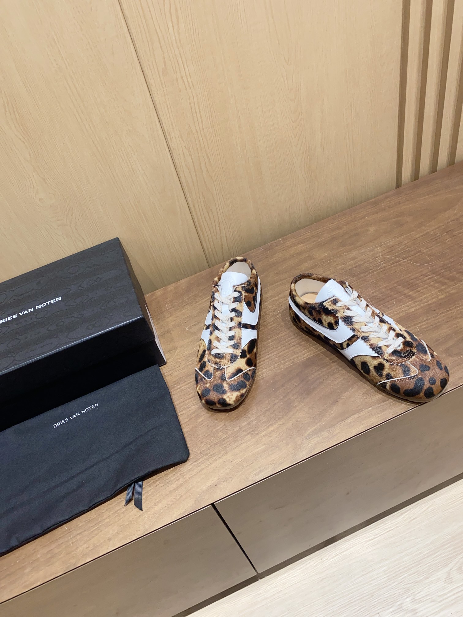 DVN’s 2024 Spring and Summer Sneaker Collection: Distorted Classics with Practical Design - 图片 4