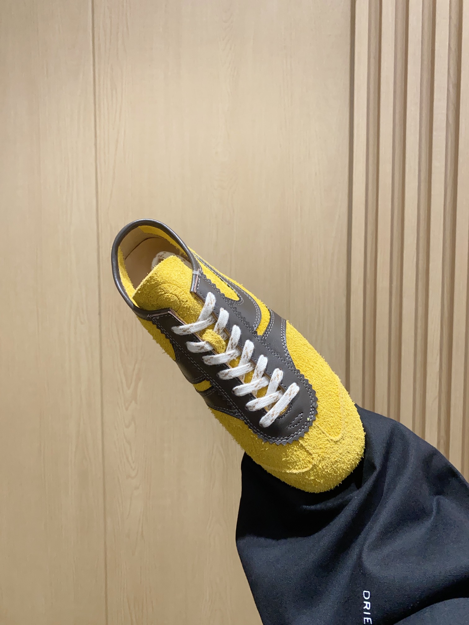 Dries Van Noten’s 2024 Spring Sneaker Collection: Distorted Classics in Living Colors - 图片 6