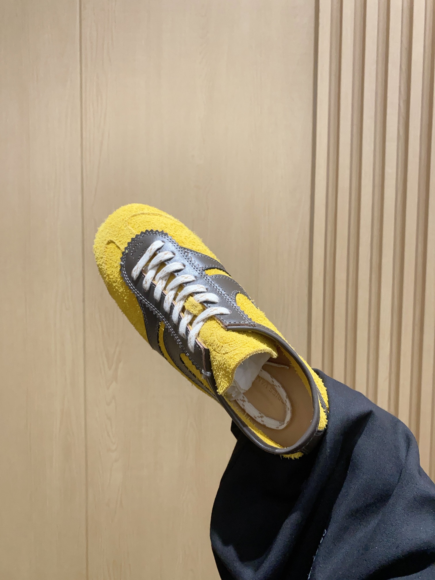 Dries Van Noten’s 2024 Spring Sneaker Collection: Distorted Classics in Living Colors - 图片 8