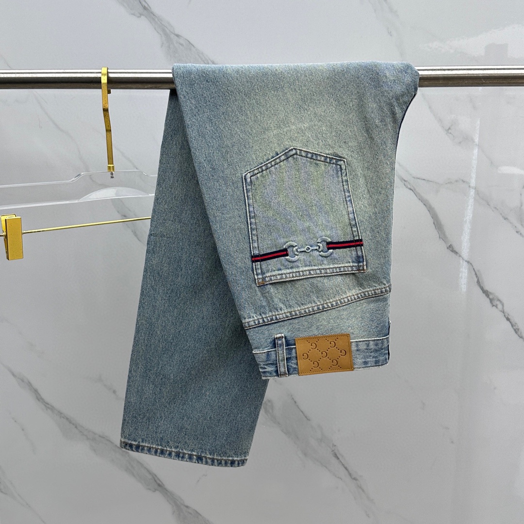 NO:140506,G Home's new wide-leg straight jeans, imported color fixing fabric, comfortable and breathable, heavy industry washing, fine workmanship and fine wiring. Number 30-38 without 35.37, gucci, jeans, alexander wang19860909G家新款阔腿直筒牛仔裤,进口固色面料 ,舒适透气, 重工洗水 做工走线精细 . 码数30-38无35.37,,gucci,jeans,alexander wang,Men's clothing