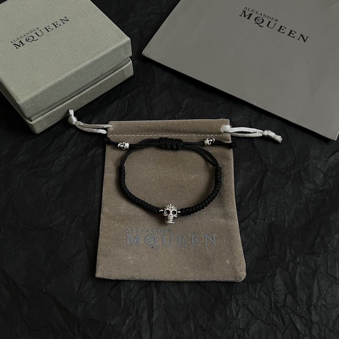 【】新款Alexander McQueen 麦昆 手链  原版定制  骨子里那种叛逆浮夸朋克可内心又向往