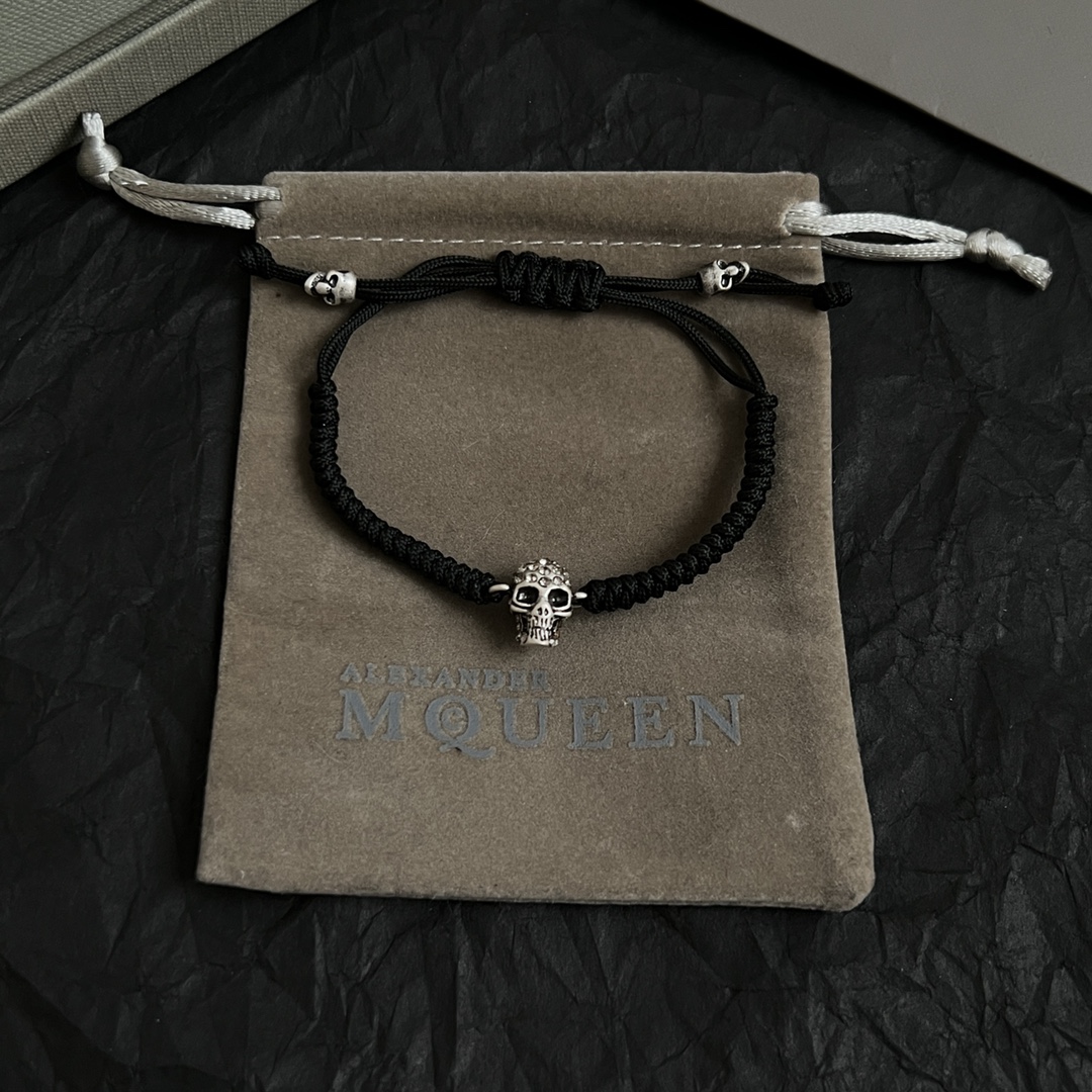 【】新款Alexander McQueen 麦昆 手链  原版定制  骨子里那种叛逆浮夸朋克可内心又向往