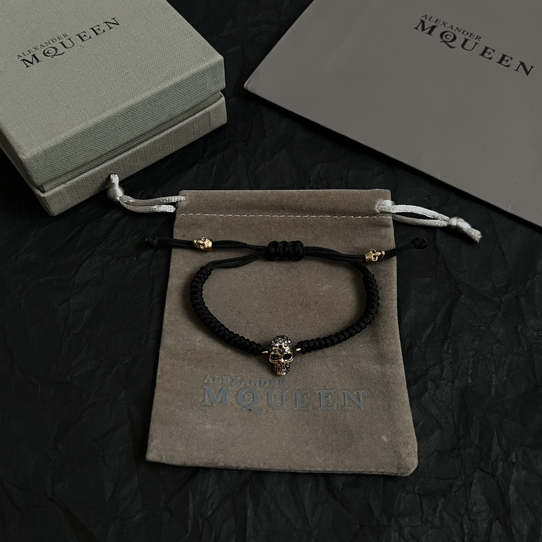 【】新款Alexander McQueen 麦昆 手链  原版定制  骨子里那种叛逆浮夸朋克可内心又向往
