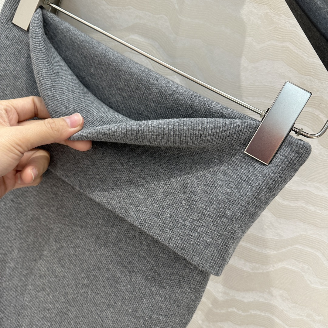 独家首发💕原单品质miu系少女穿搭！叠搭神器抹胸连衣裙！学院风罗纹拼接设计压褶超短半裙！进口高密纯棉罗纹