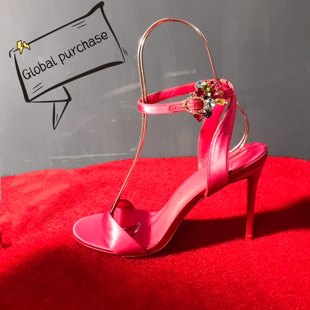 NO:100591,High-end customization 2025 spring and summer sandals new series!  H10Cm, size 34-42.. Customized version does not return or exchange 9050-053, rose red imported silk, rose red metal sheep, Austrian crystal diamond buckle, official website synchronization Standard European code Reference: 9050-053 Color:rose/rose Material:cowhide/rivet Lining:goat leather Heel height:10Cm Sole:leather sole Size:EUR 34-42 (US 4-11):,,christian louboutin,sandals,real silk19860909高端订制 2025年春夏凉鞋新款系列！ H10Cm,尺码34-42码..订制款不退不换9050-053,玫红进口真丝,玫红金属羊里,奥地利水晶钻扣,官网同步 标准欧码 Reference:9050-053 Color:rose/rose Material:cowhide/rivet Lining:goat leather Heel heigh:10Cm Sole:leather sole Size:EUR 34－42（US 4一11) :,,christian louboutin,sandals,real silk,Women's Shoes