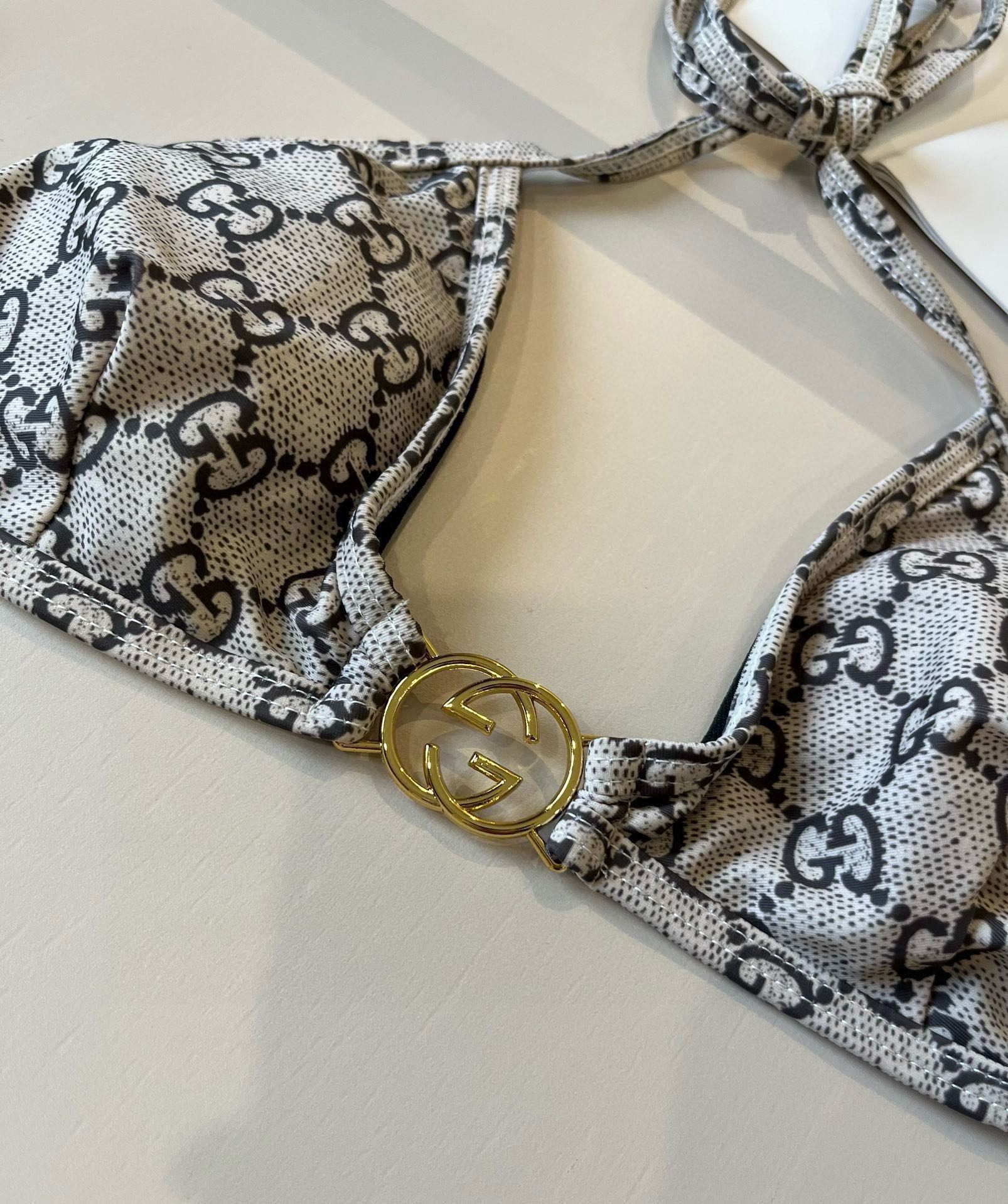 。

Gucci古奇比基尼👙，分体泳衣，S M L XL