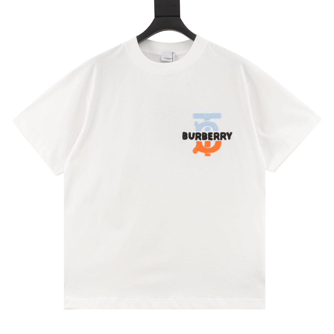 Camiseta de manga corta con LOGO bordado en el pecho TB clásica de BURBERRY/BBR. Cuando vi esta camisa de manga corta, …