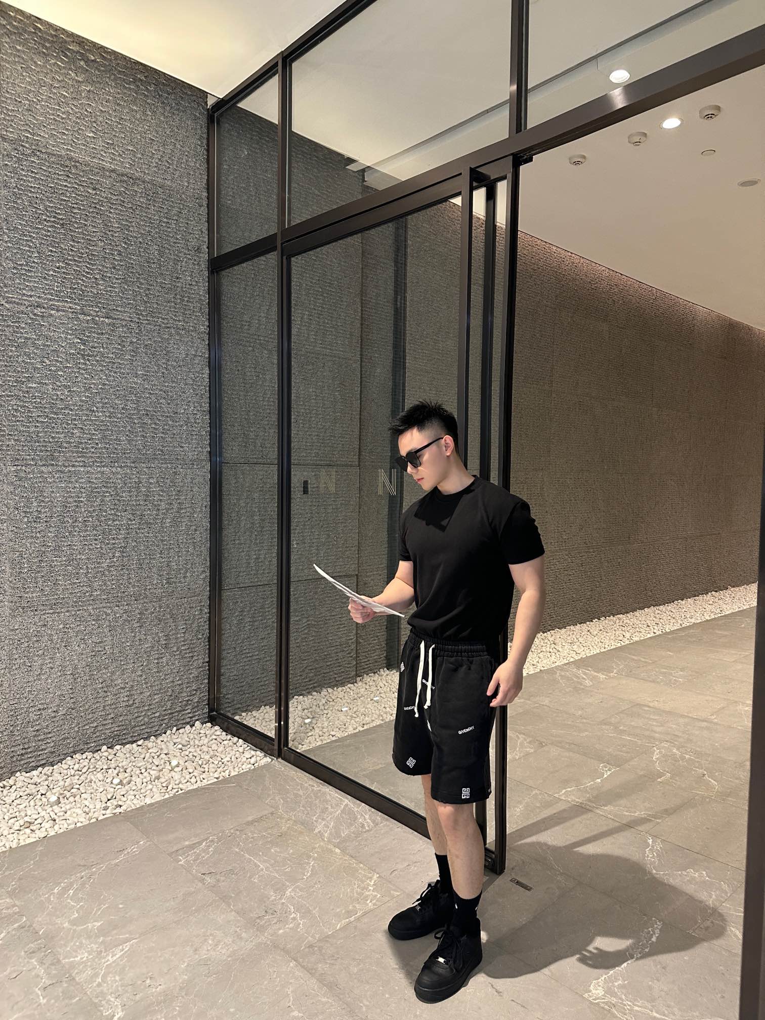 GVC/纪梵希 水洗刺绣破坏短裤 上身效果#