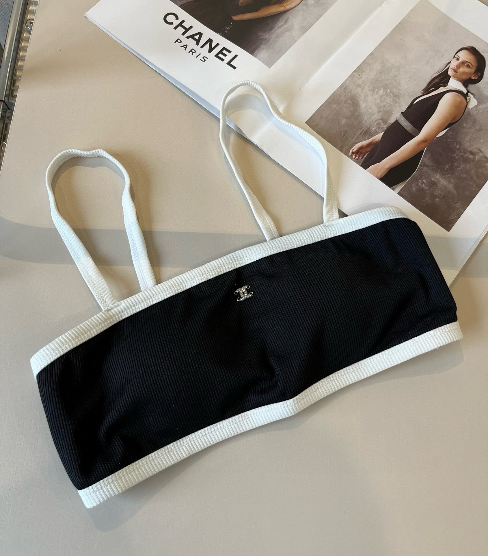 。

Chanel香奈儿中古针织比基尼👙，分体泳衣，S M L XL