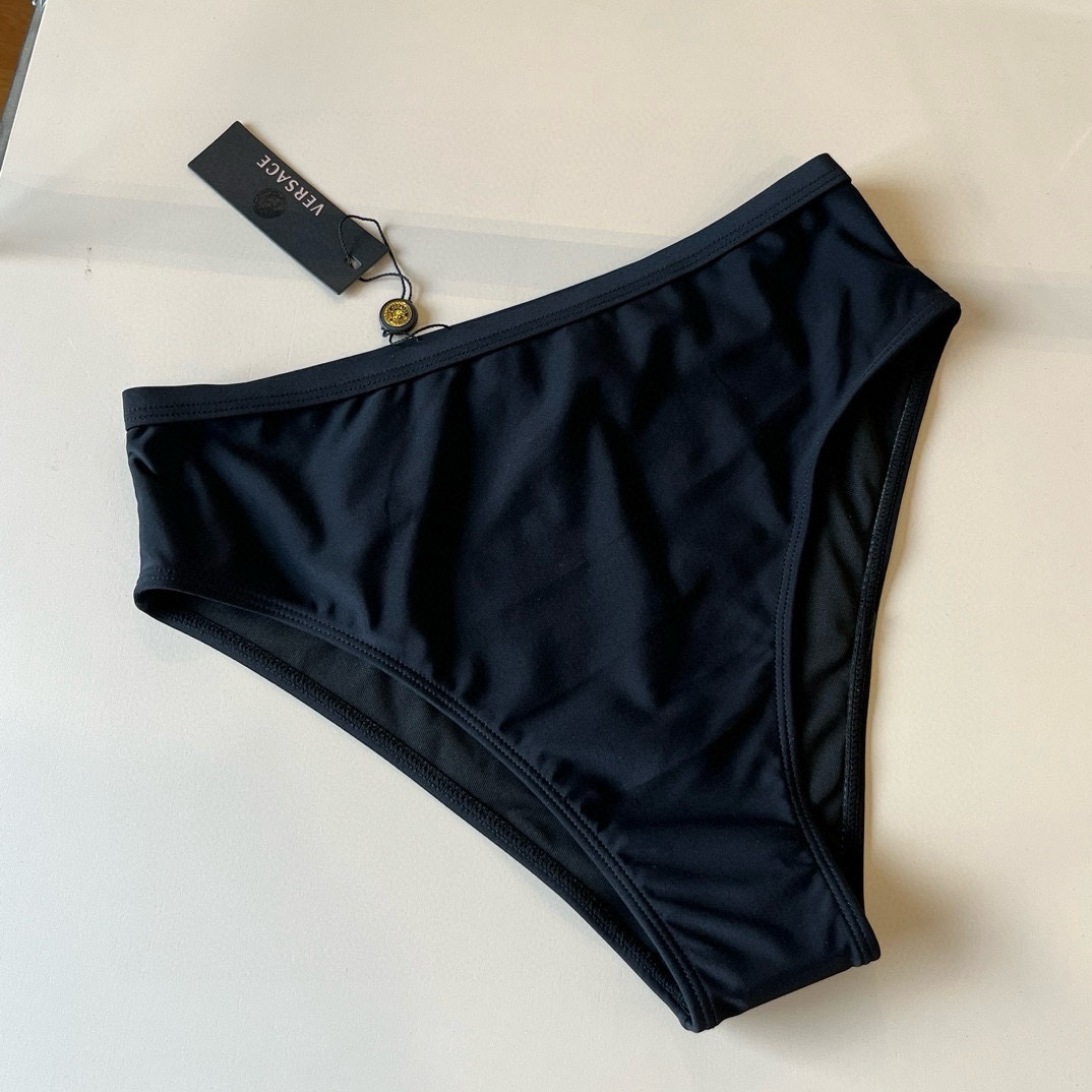 。
范思哲官方新款泳衣比基尼👙，分体比基尼高端定制，S M L XL