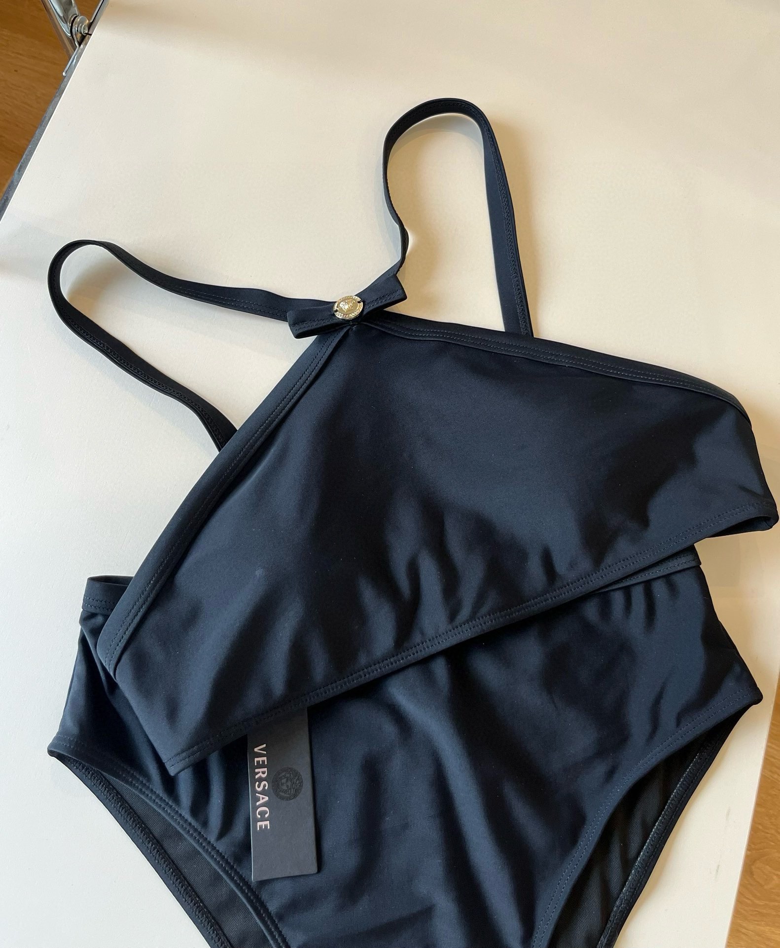 。
范思哲官方新款泳衣比基尼👙，分体比基尼高端定制，S M L XL